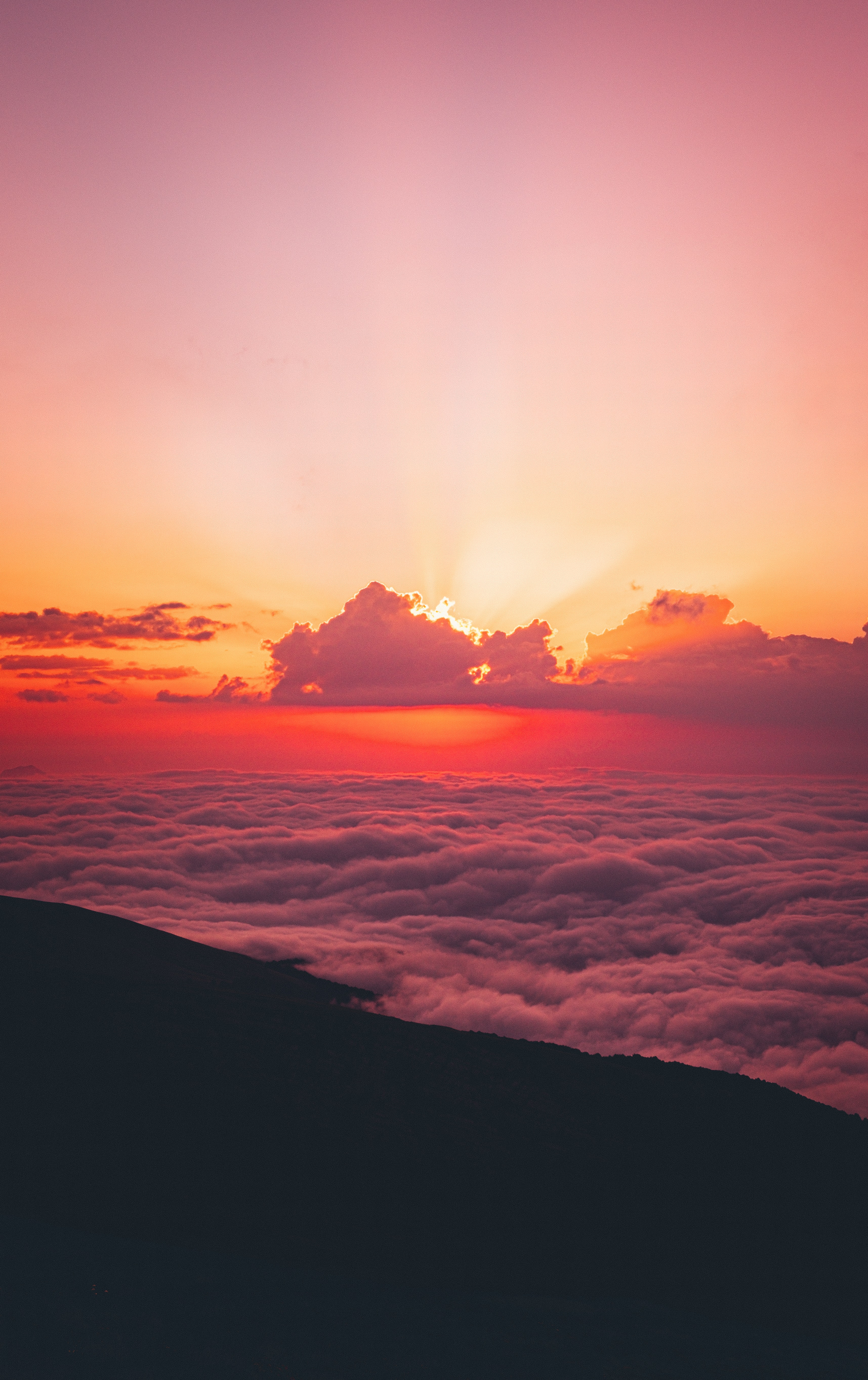 Free download wallpaper Nature, Clouds, Beams, Rays, Slope, Sunset on your PC desktop