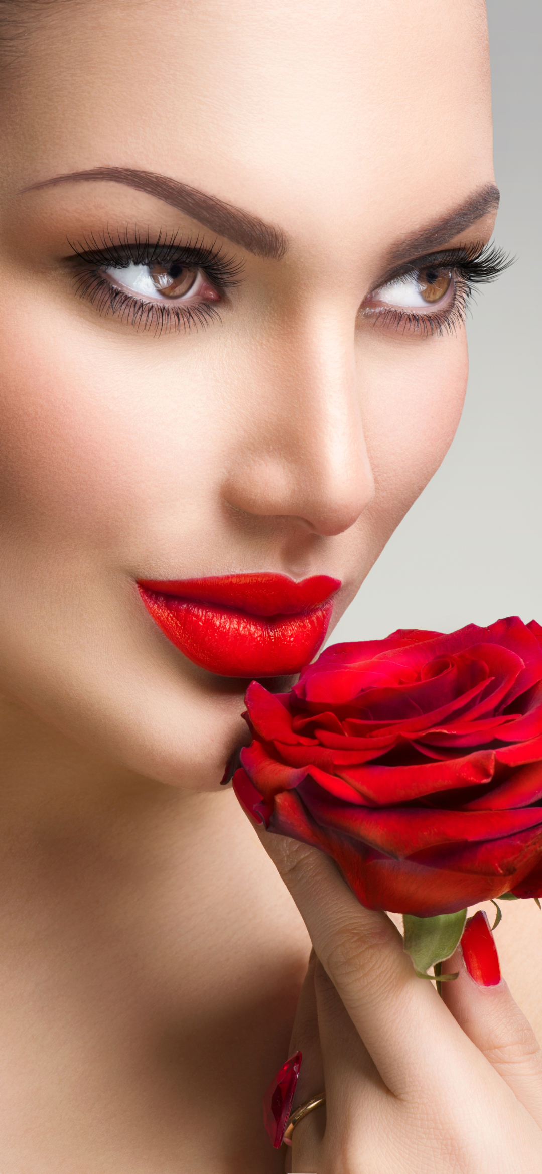 Handy-Wallpaper Nahansicht, Gesicht, Modell, Frauen, Rote Rose, Lippenstift kostenlos herunterladen.