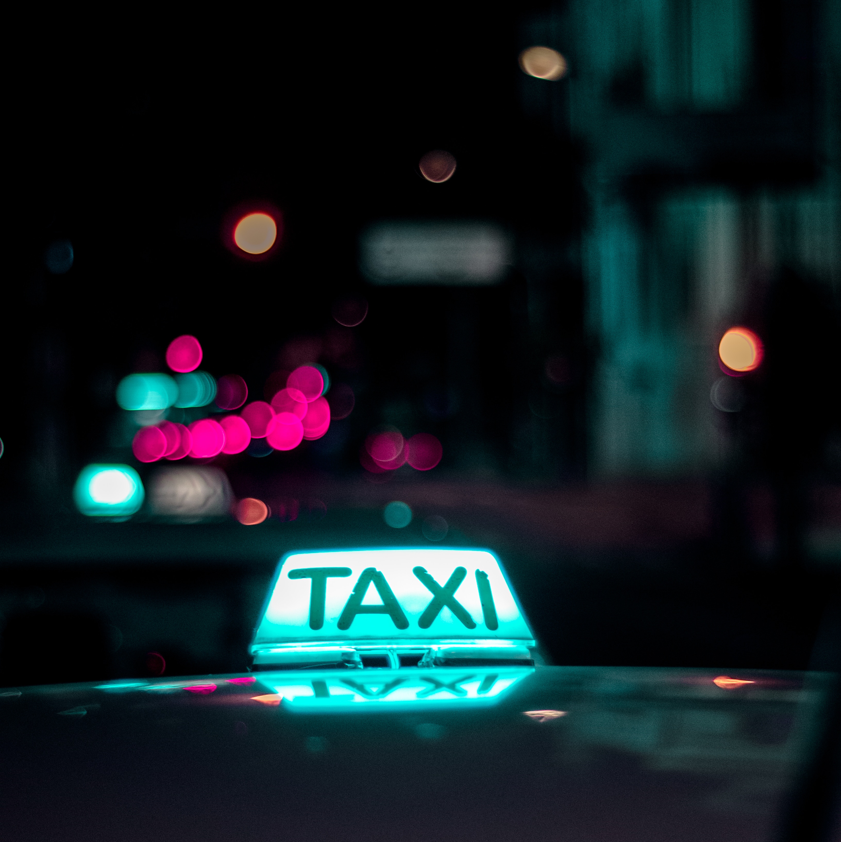 71459 скачать обои такси, слова, блики, свет, надпись - заставки и картинки бесплатно