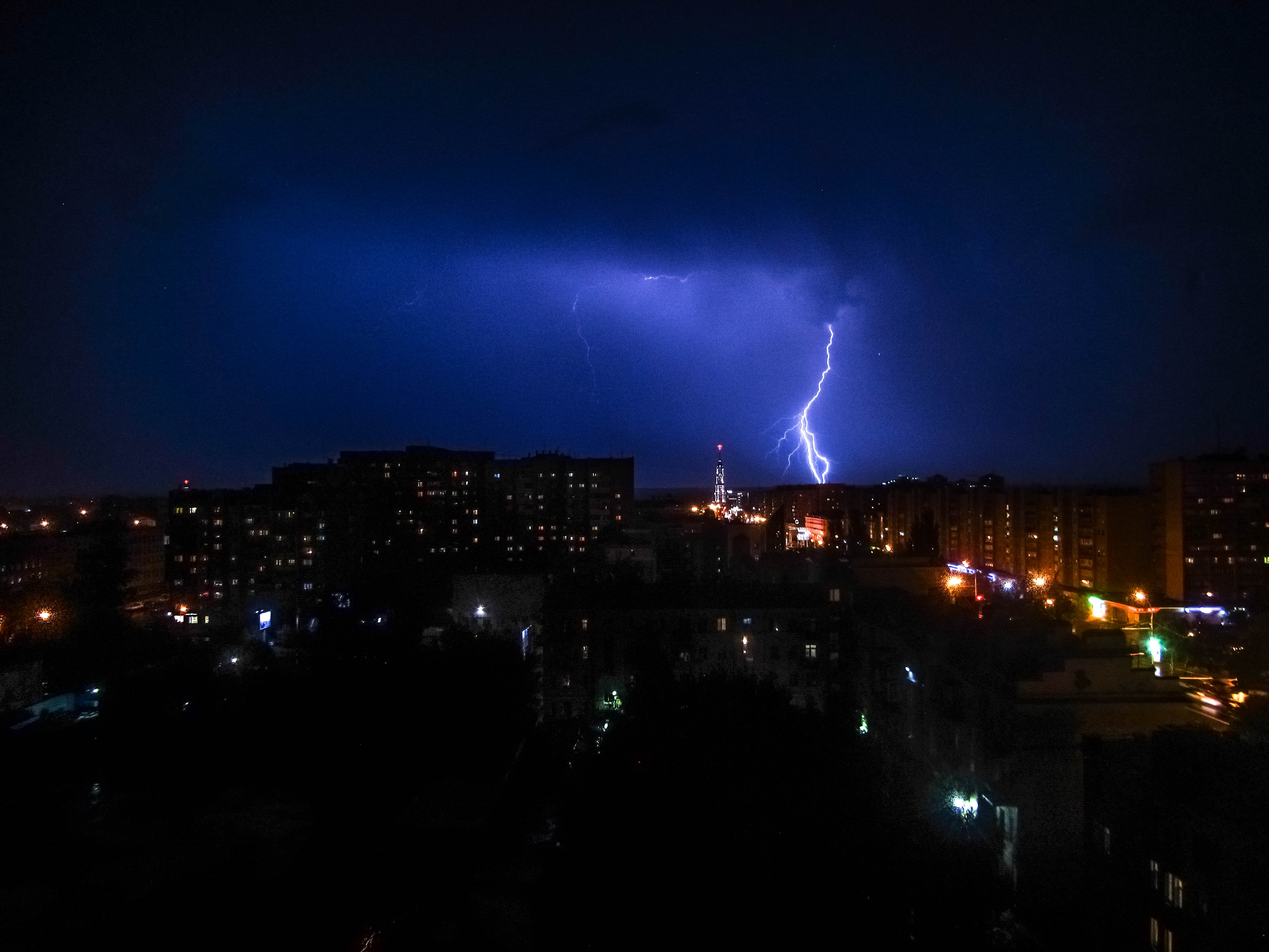 Скачати мобільні шпалери Ніч, Блискавка, Фотографія безкоштовно.