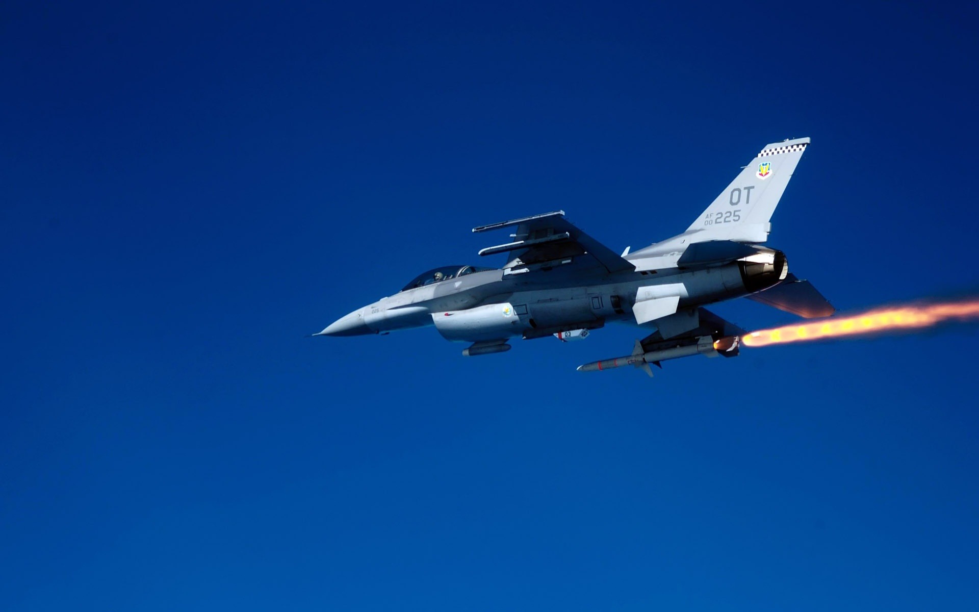 Descarga gratuita de fondo de pantalla para móvil de Militar, General Dynamics F 16 Fighting Falcon.