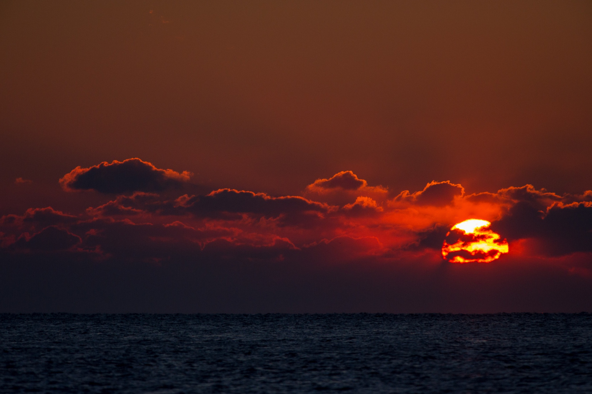 Download mobile wallpaper Sunset, Sky, Sun, Horizon, Ocean, Earth, Cloud for free.