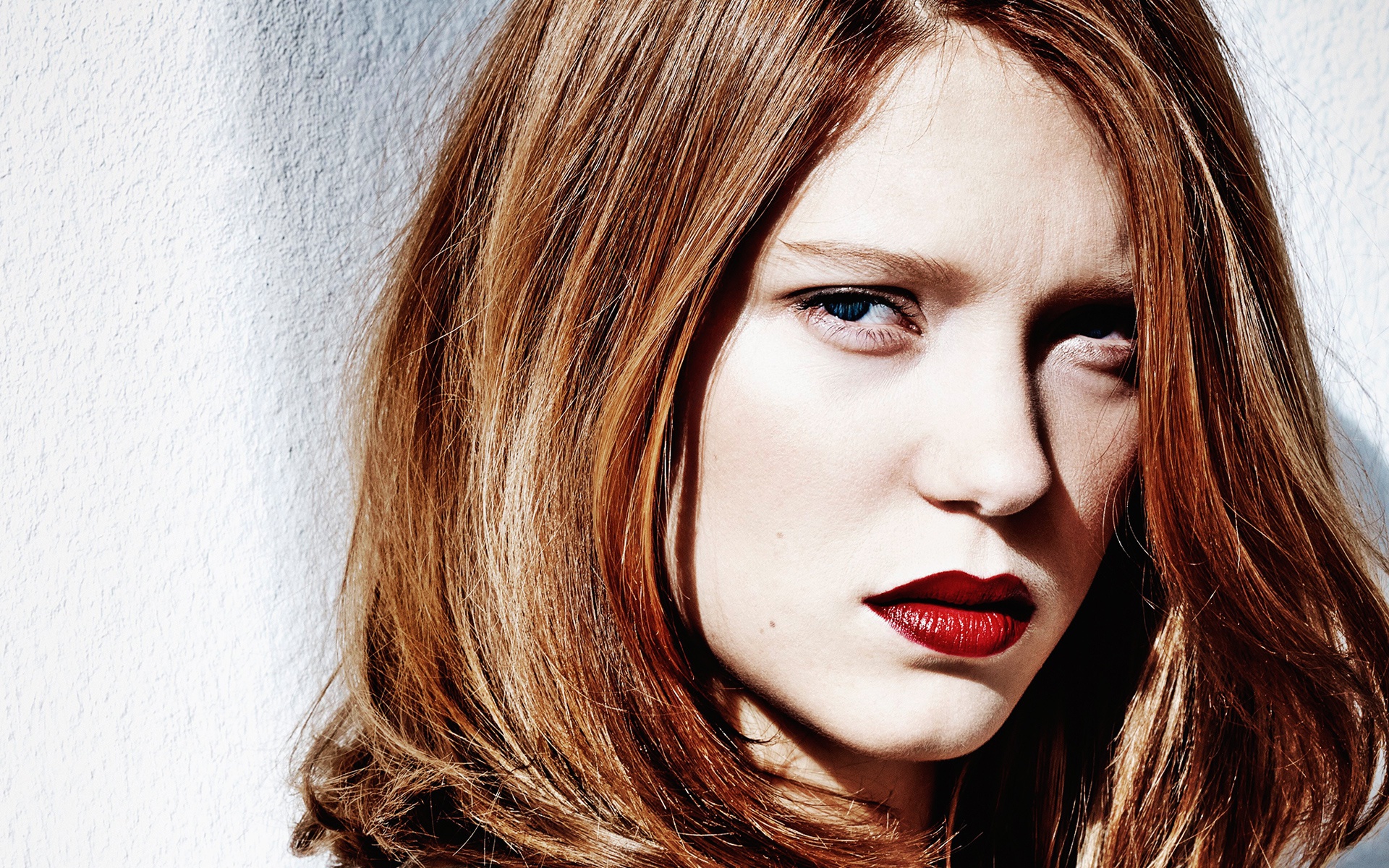 Download mobile wallpaper Redhead, Face, Blue Eyes, Celebrity, Actress, Lipstick, French, Stare, Léa Seydoux for free.