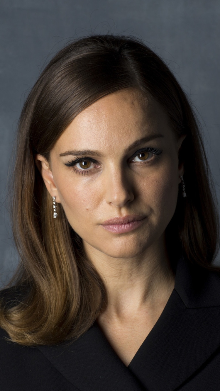 Download mobile wallpaper Natalie Portman, Brunette, American, Celebrity, Brown Eyes, Actress for free.