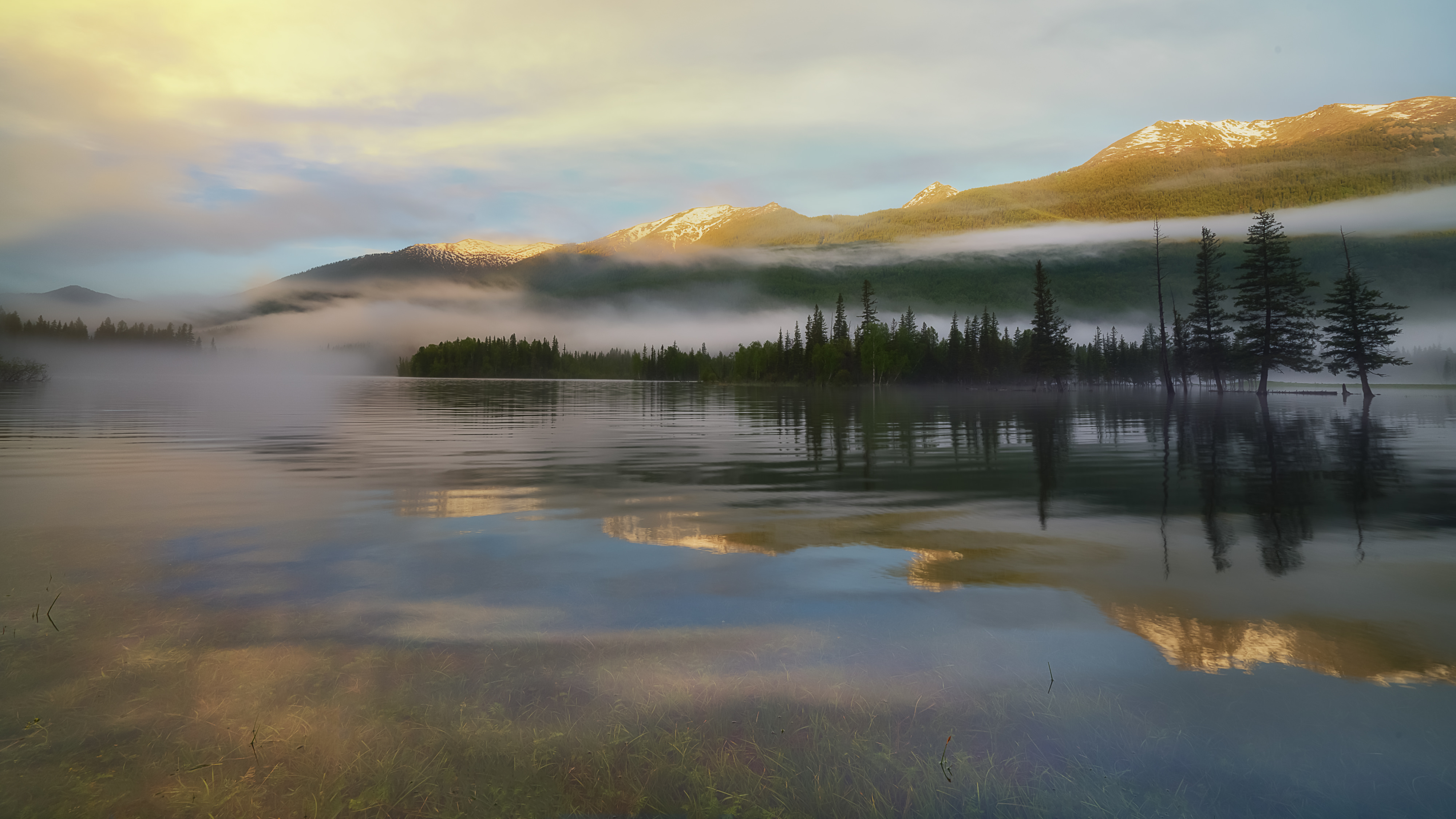 Скачать картинку Озера, Озеро, Туман, Земля/природа в телефон бесплатно.