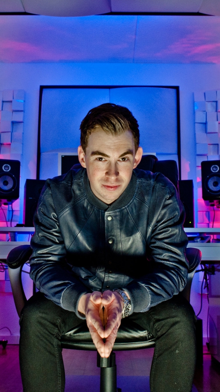 Download mobile wallpaper Music, Dj, Hardwell for free.