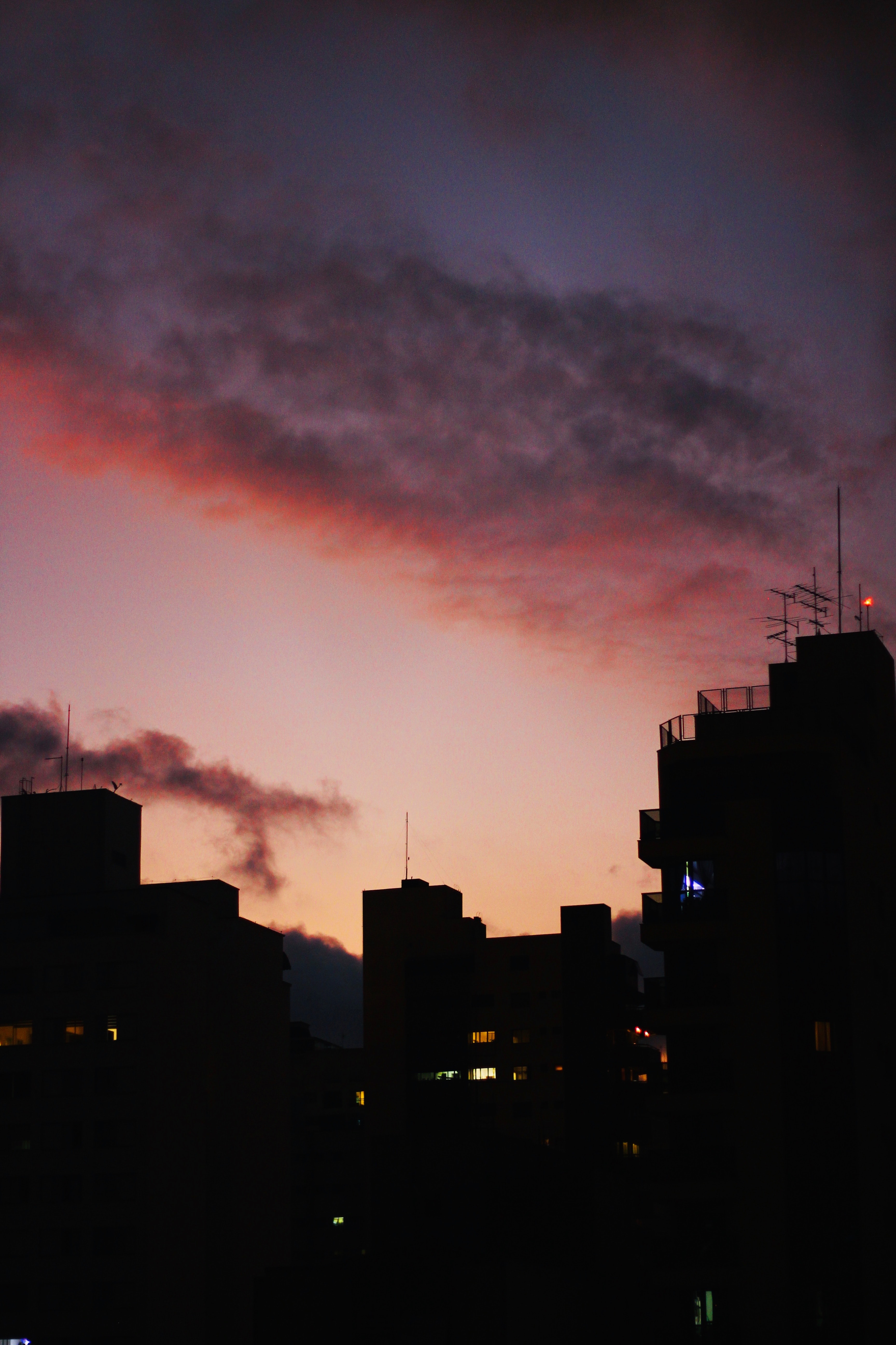 Descarga gratuita de fondo de pantalla para móvil de Edificio, Ciudad, Silueta, Puesta Del Sol, Oscuro.