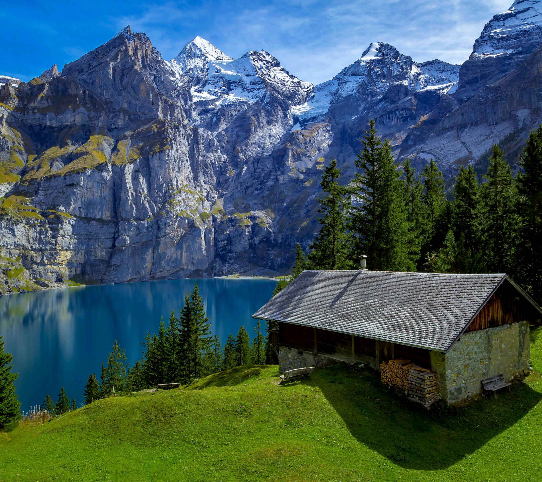 Скачать картинку Гора, Озеро, Дом, Швейцария, Сделано Человеком в телефон бесплатно.