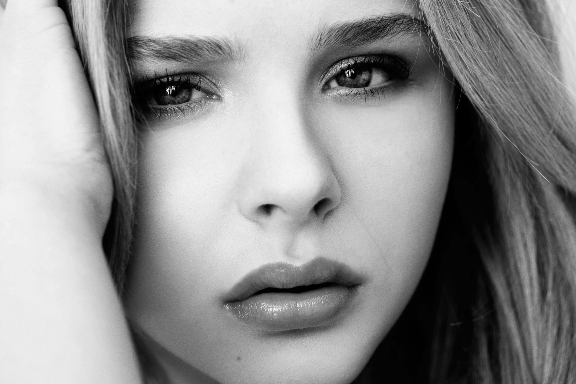 Download mobile wallpaper Celebrity, Chloë Grace Moretz for free.