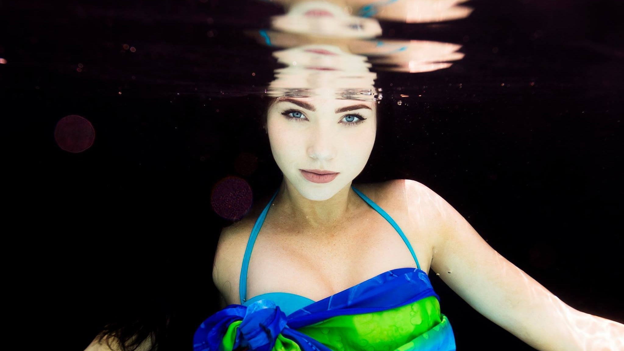 Download mobile wallpaper Underwater, Model, Women, Blue Eyes, Actress, Australian, Jessica Green for free.
