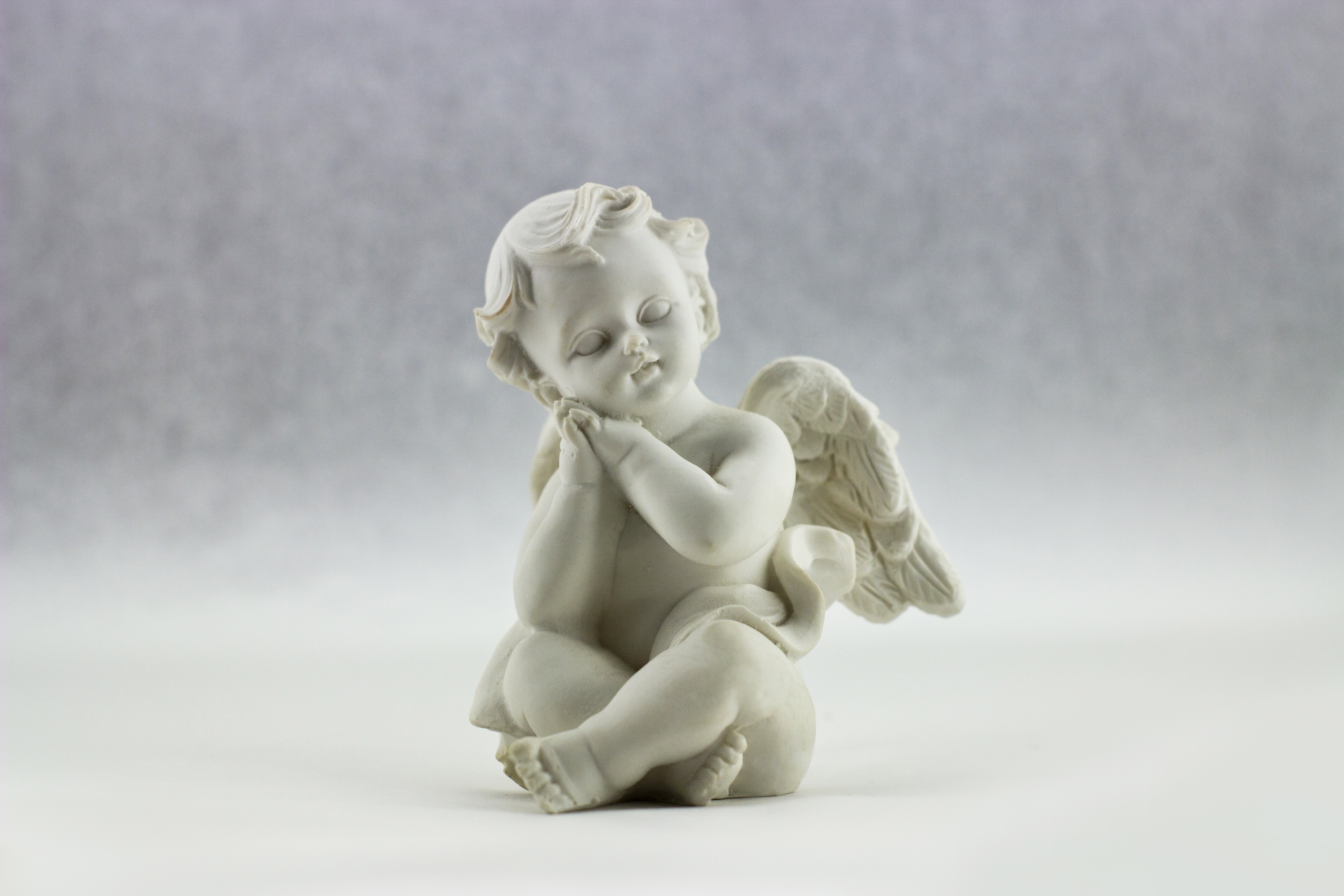 801075 завантажити шпалери херувим, створено людиною, статуя херувима, ангел, мінімалістичний, статуя - заставки і картинки безкоштовно