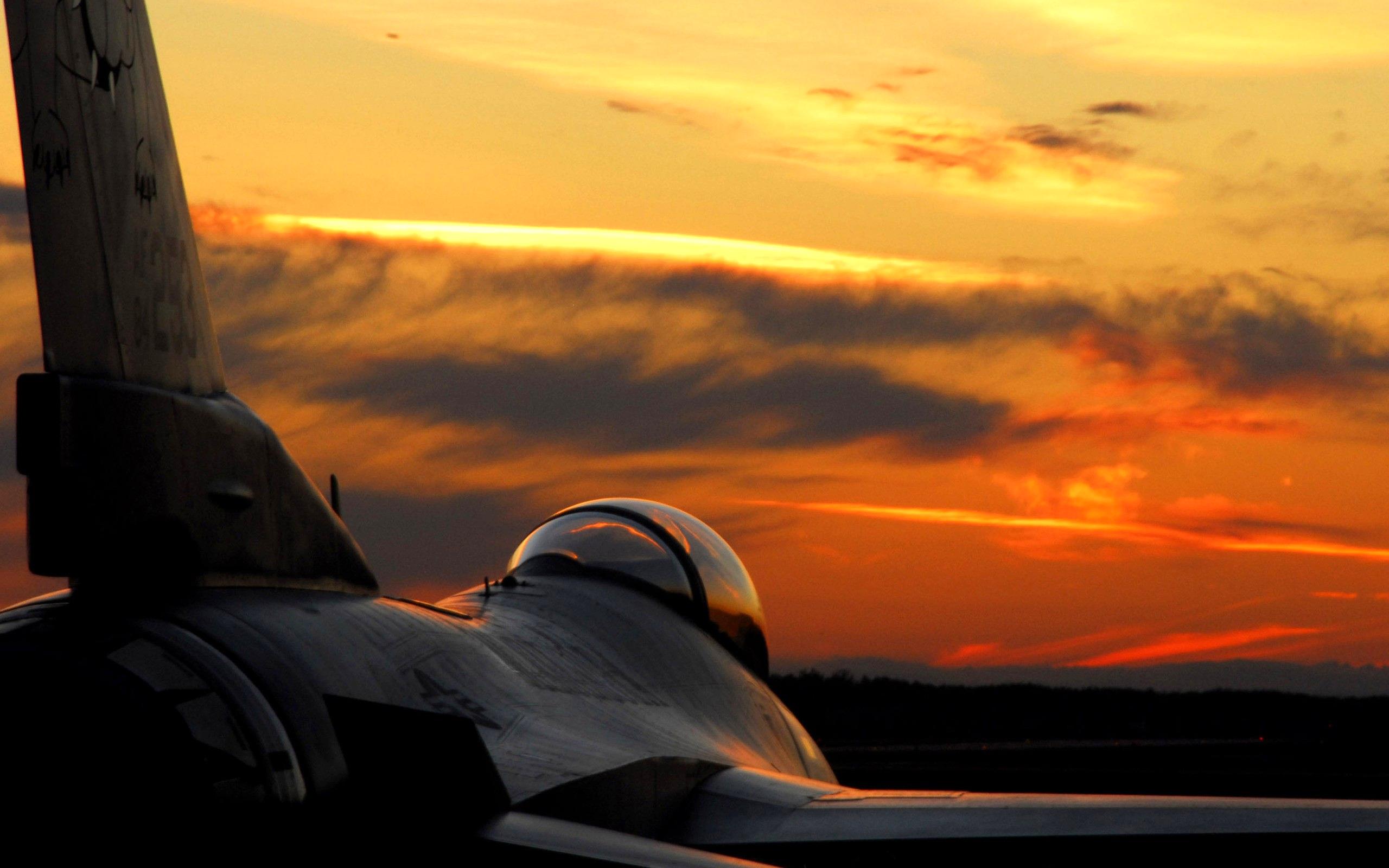 Скачать картинку Военные, General Dynamics F 16 Файтинг Фэлкон в телефон бесплатно.