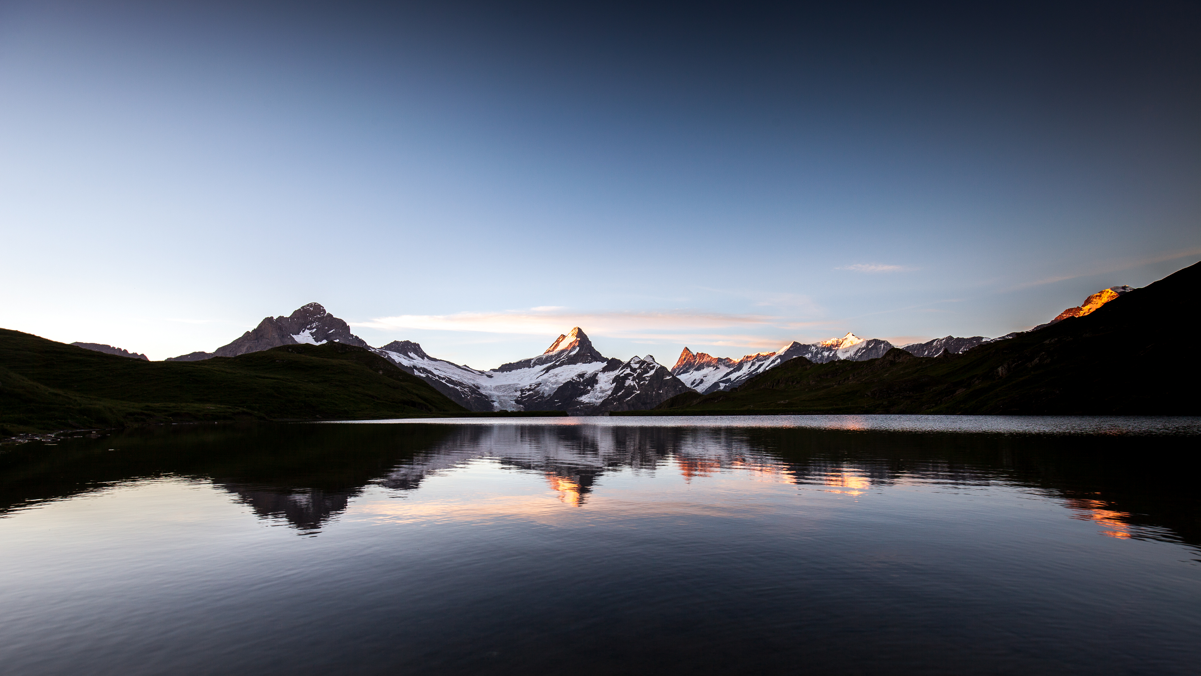 Laden Sie das Seen, See, Schweiz, Gebirge, Erde/natur, Spiegelung, Bachalpsee-Bild kostenlos auf Ihren PC-Desktop herunter