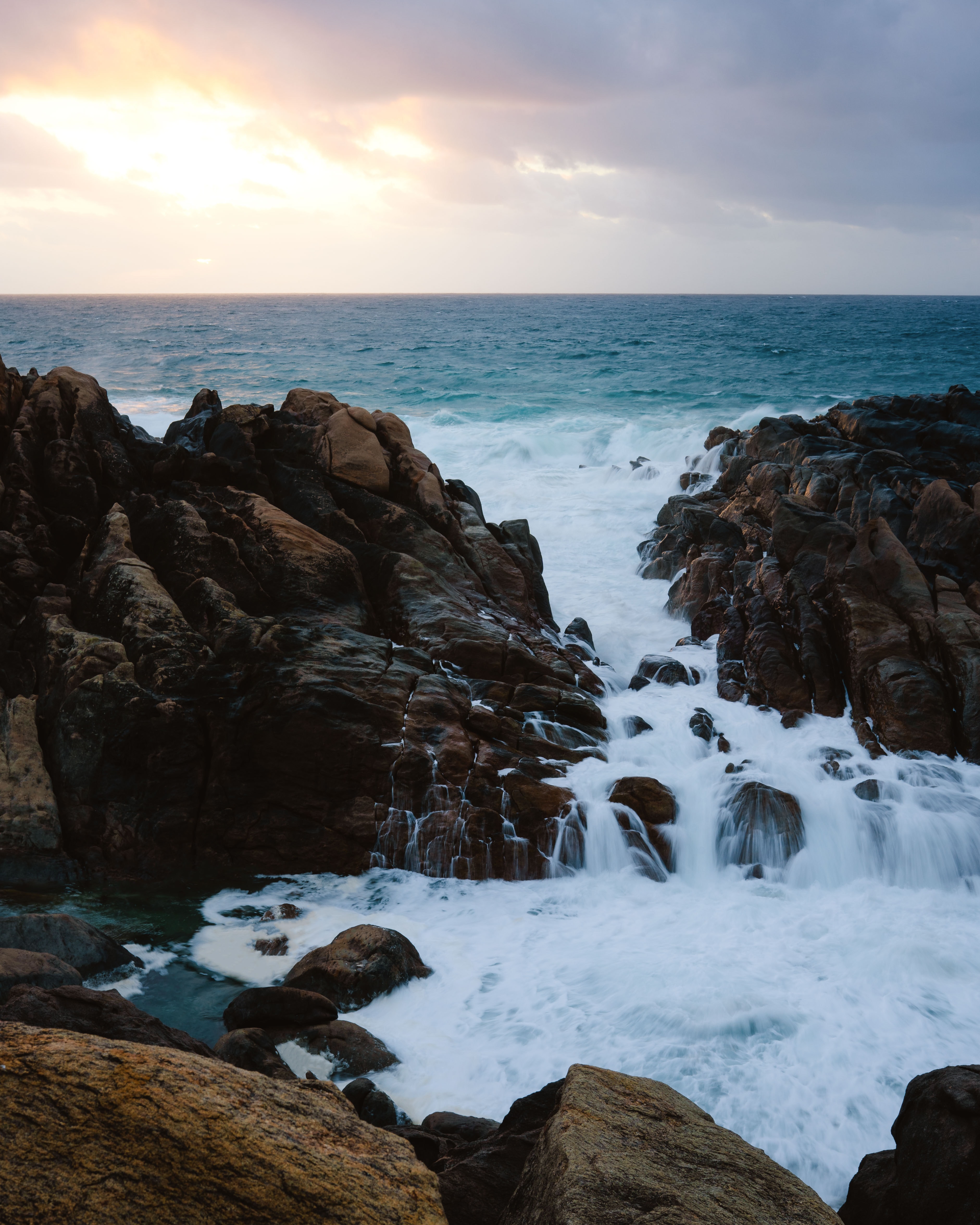 Laden Sie das Natur, Sea, Felsen, Die Steine, Horizont, Sprühen, Spray-Bild kostenlos auf Ihren PC-Desktop herunter