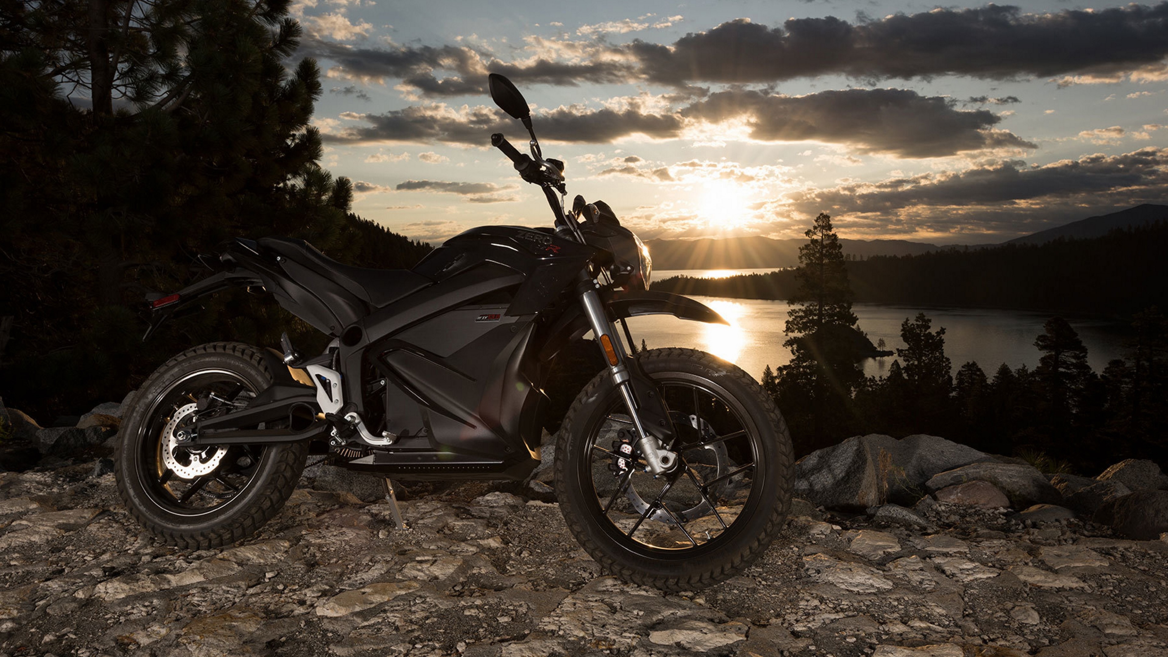 Laden Sie das Motorrad, Sonnenuntergang, Fahrzeuge-Bild kostenlos auf Ihren PC-Desktop herunter
