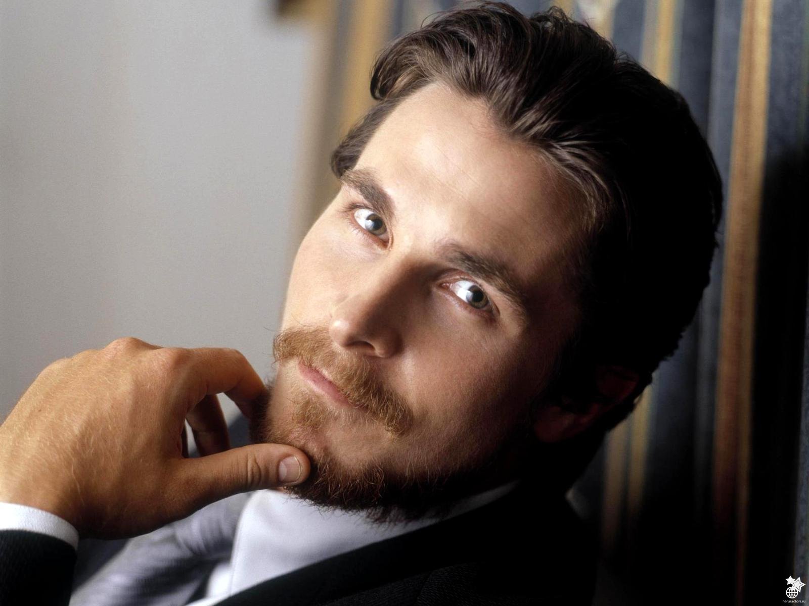 Download mobile wallpaper Celebrity, Actor, Christian Bale for free.