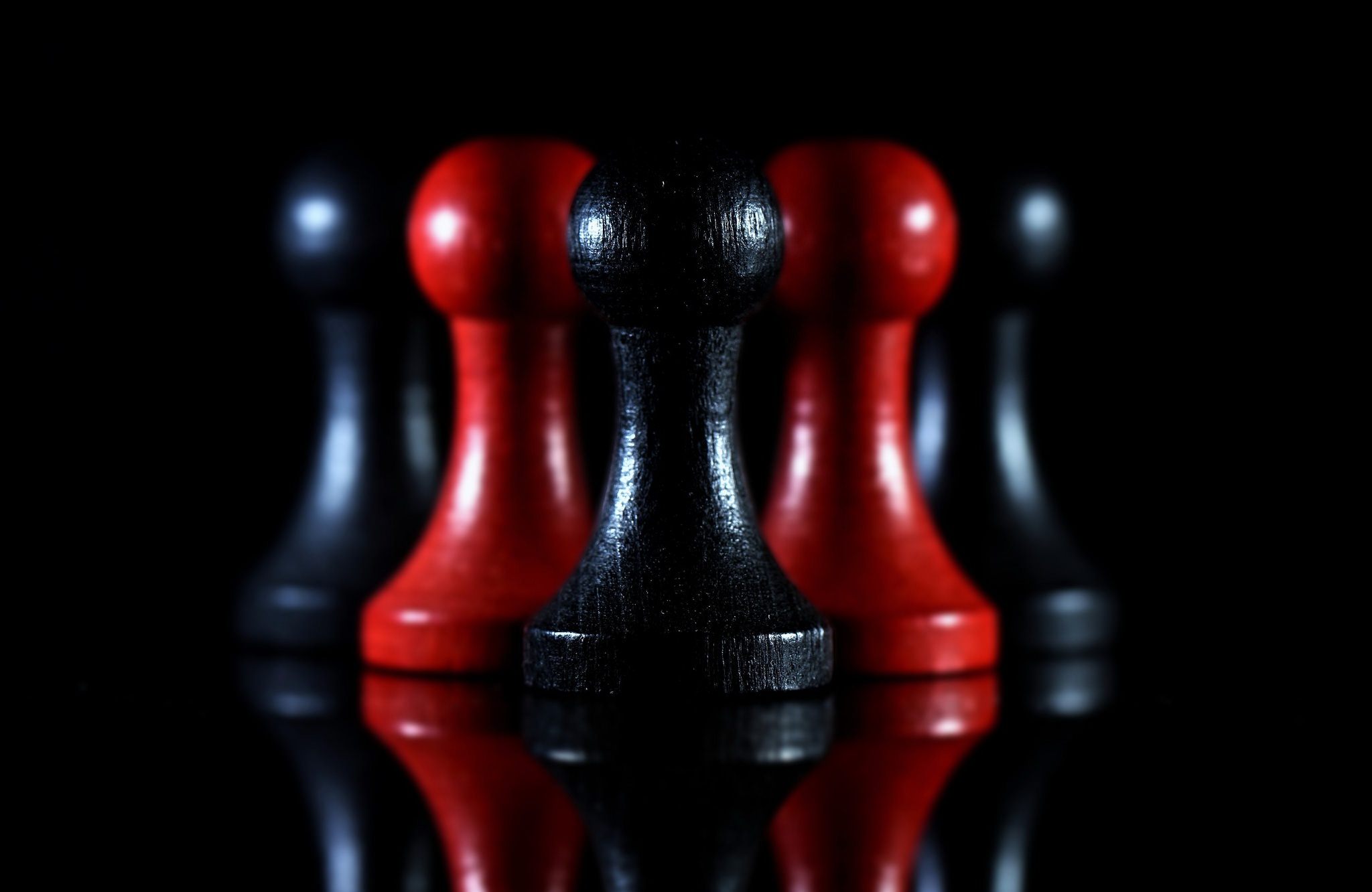 Скачать обои бесплатно Игры, Шахматы, Отражение, Красный, Крупный План, Чёрный картинка на рабочий стол ПК