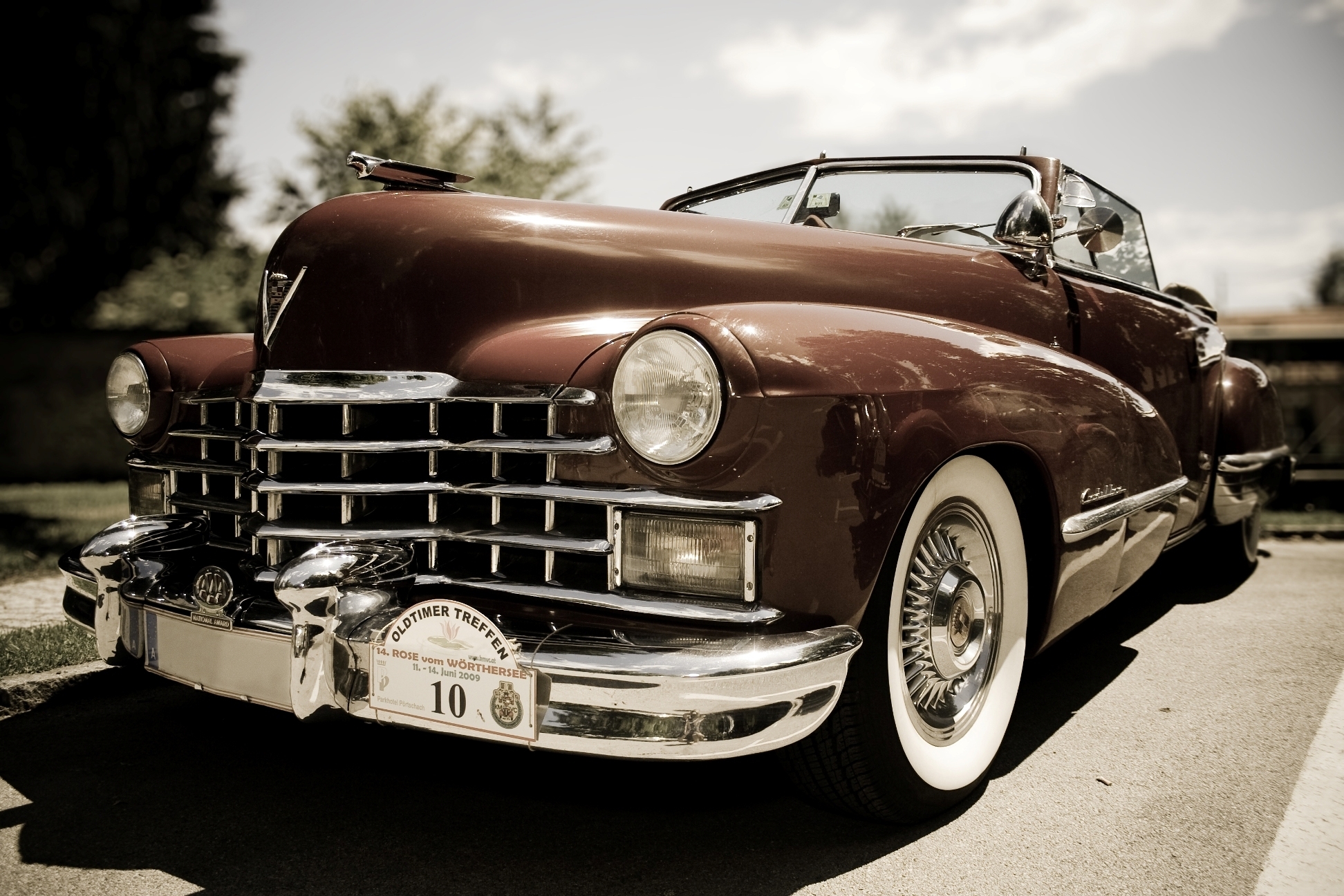 Скачать картинку Cadillac 1949 Sixty Two Кабриолет, Кадиллак, Транспортные Средства в телефон бесплатно.