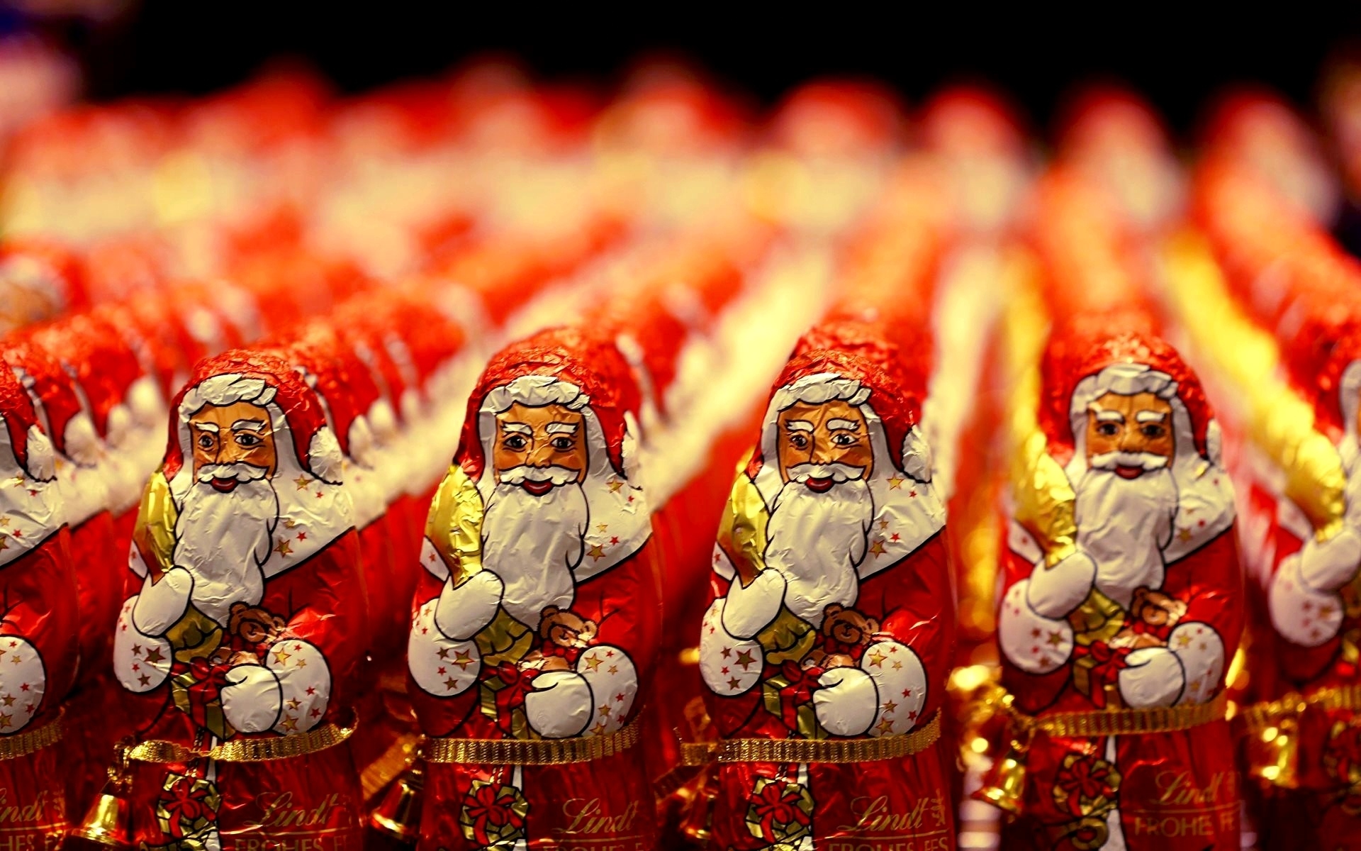 Free download wallpaper Food, Chocolate, Santa Claus, Christmas, Figurine on your PC desktop