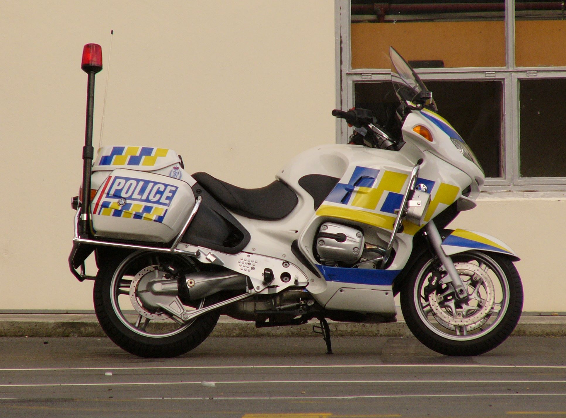 Скачать обои Полицейский Мотоцикл на телефон бесплатно
