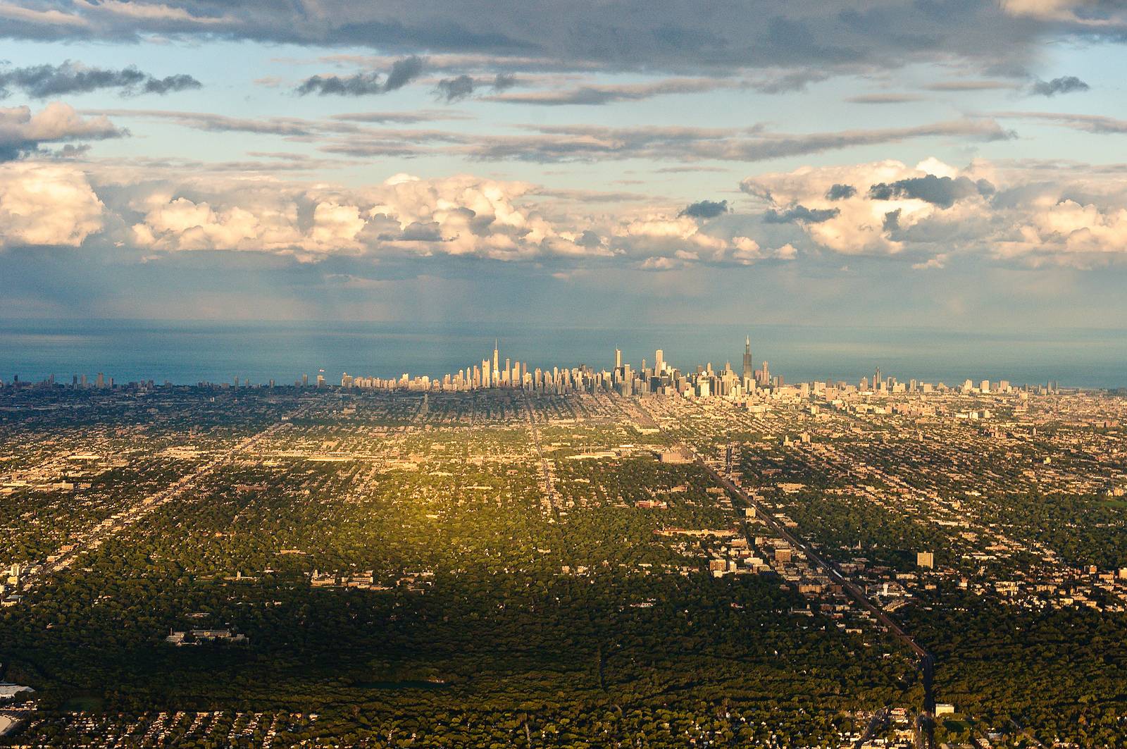 Скачать картинку Город, Чикаго, Сделано Человеком, Закат Солнца в телефон бесплатно.