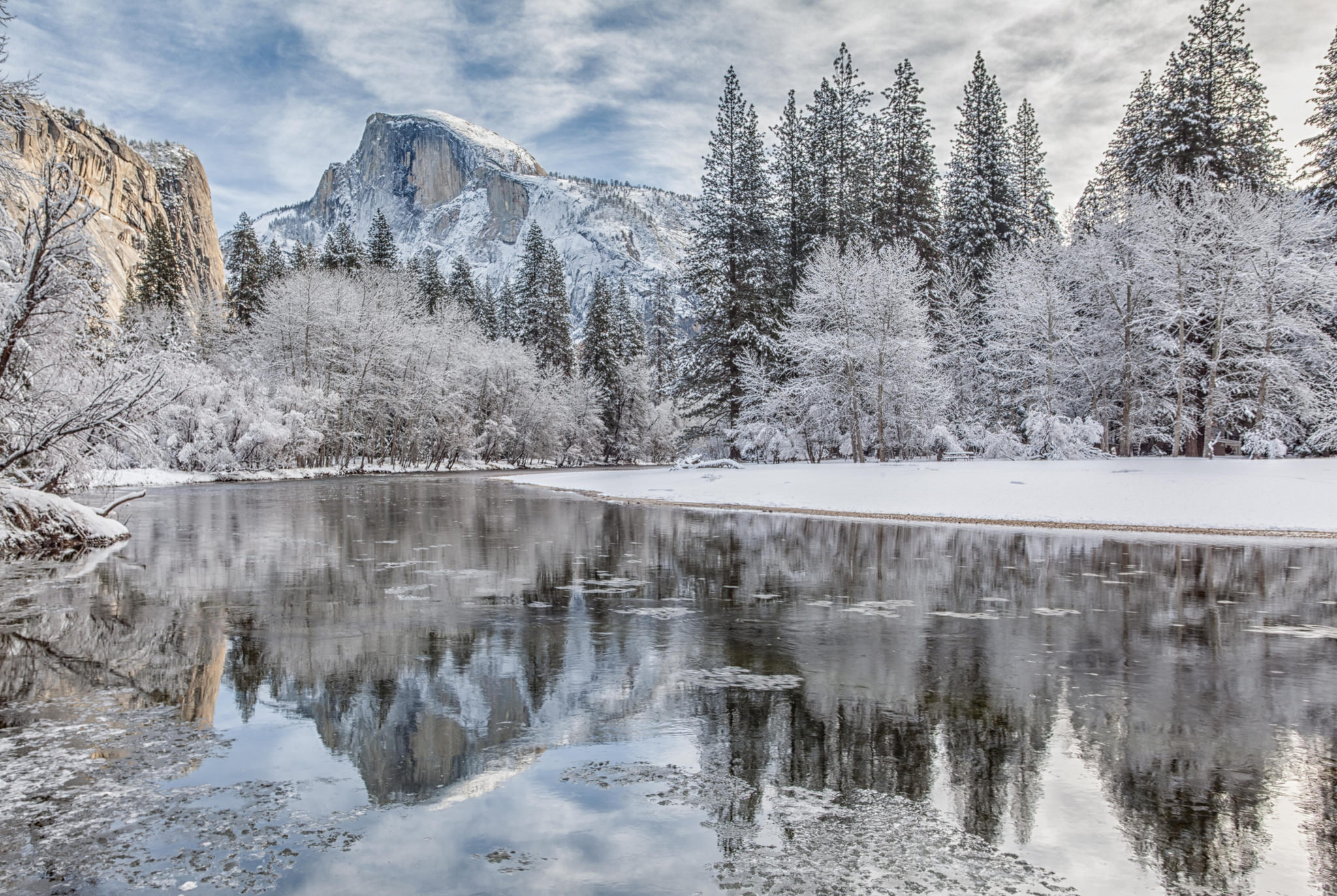 PCデスクトップに冬, 自然, 川, 木, 雪, 地球画像を無料でダウンロード