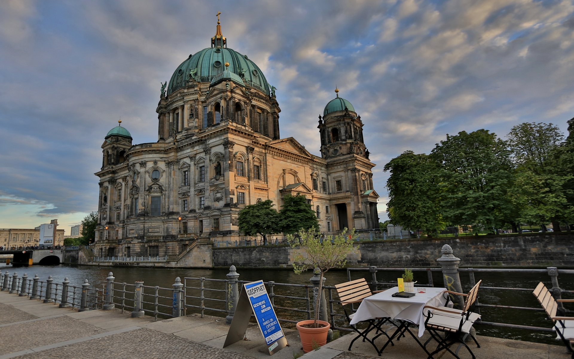 Скачати мобільні шпалери Берлінський Собор, Собори, Релігійний безкоштовно.