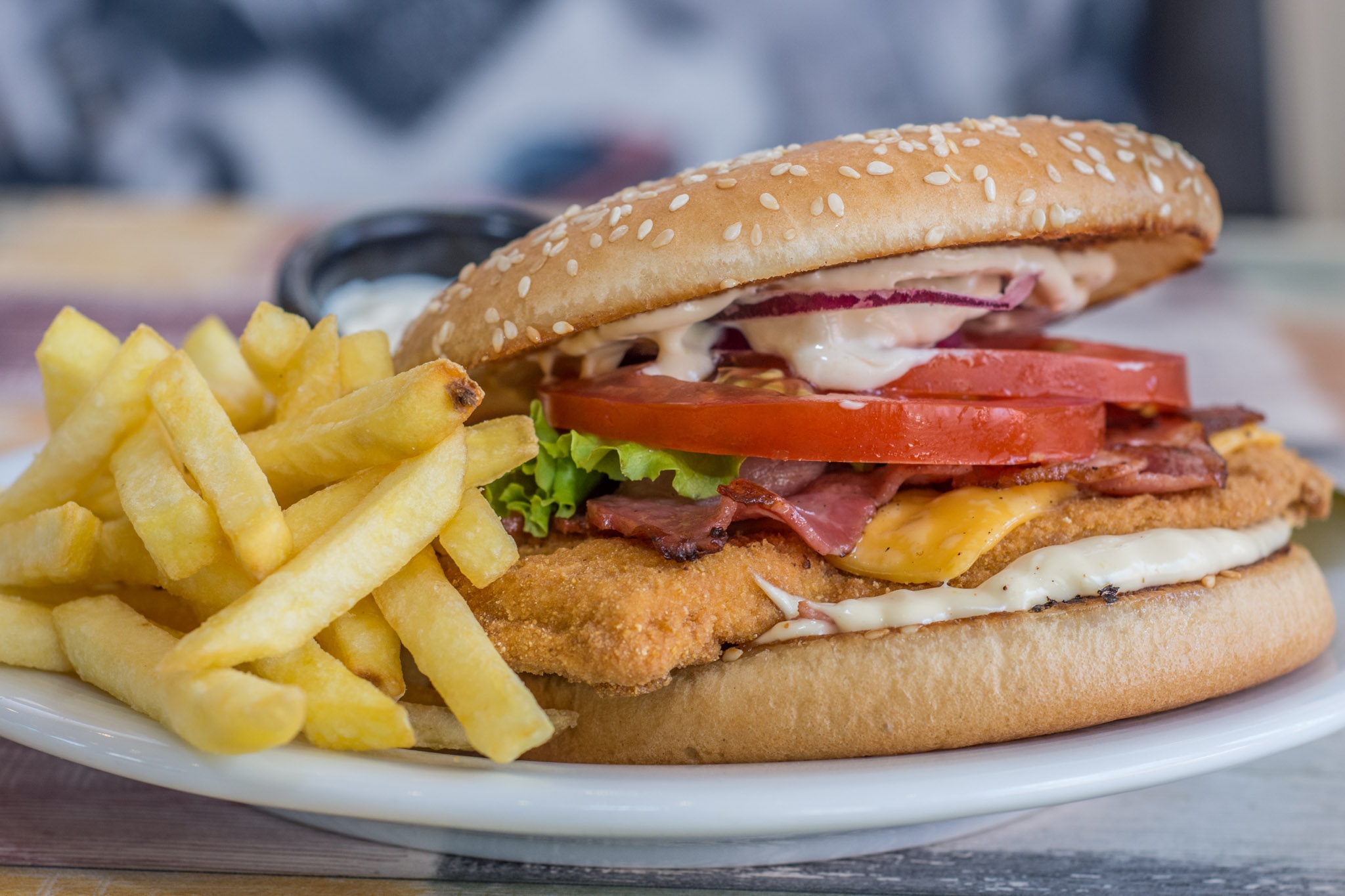 Téléchargez des papiers peints mobile Nourriture, Repas, Déjeuner, Burger, Frites, Hamburger gratuitement.