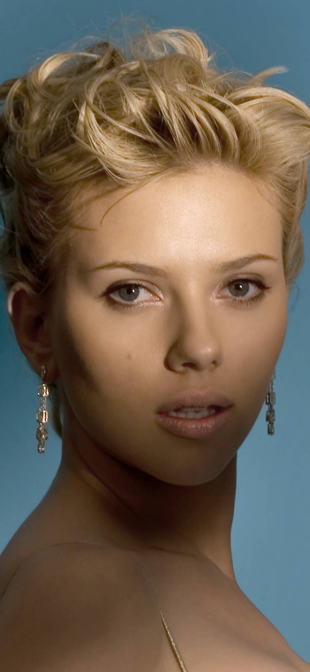 Handy-Wallpaper Scarlett Johansson, Blond, Gesicht, Amerikanisch, Blondinen, Berühmtheiten, Darstellerin kostenlos herunterladen.