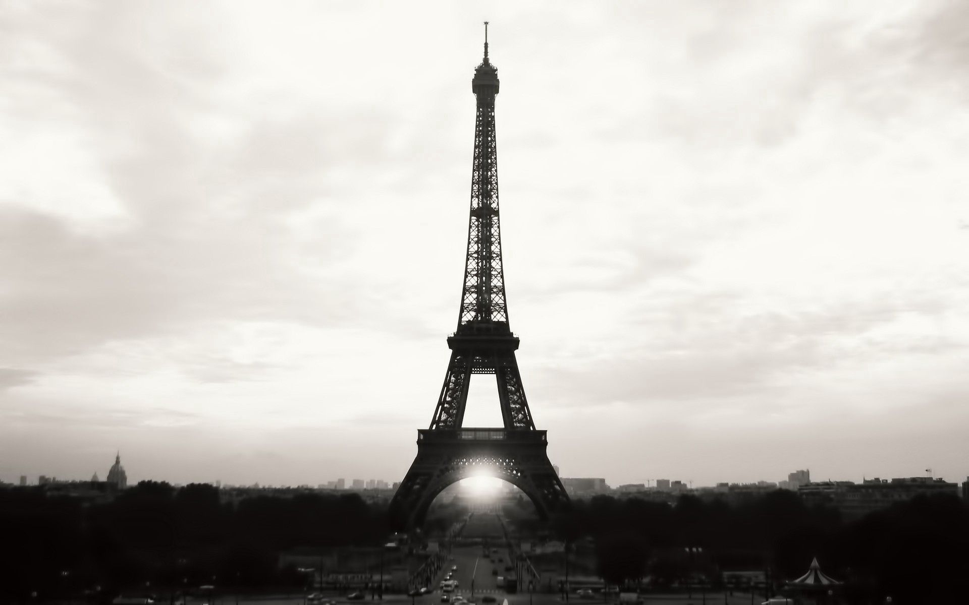 81124 скачать картинку города, чб, франция, париж, эйфелева башня, вид, достопримечательность, france - обои и заставки бесплатно
