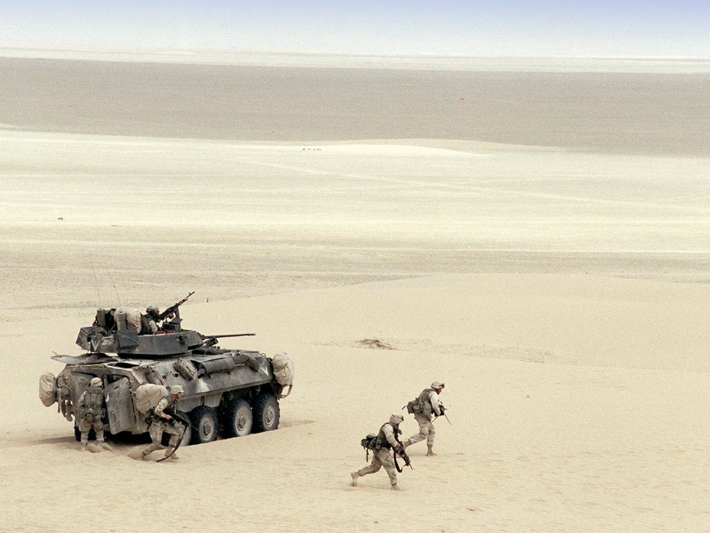 1513098 Hintergrundbild herunterladen militär, lav 25, wüste, soldat, panzer - Bildschirmschoner und Bilder kostenlos