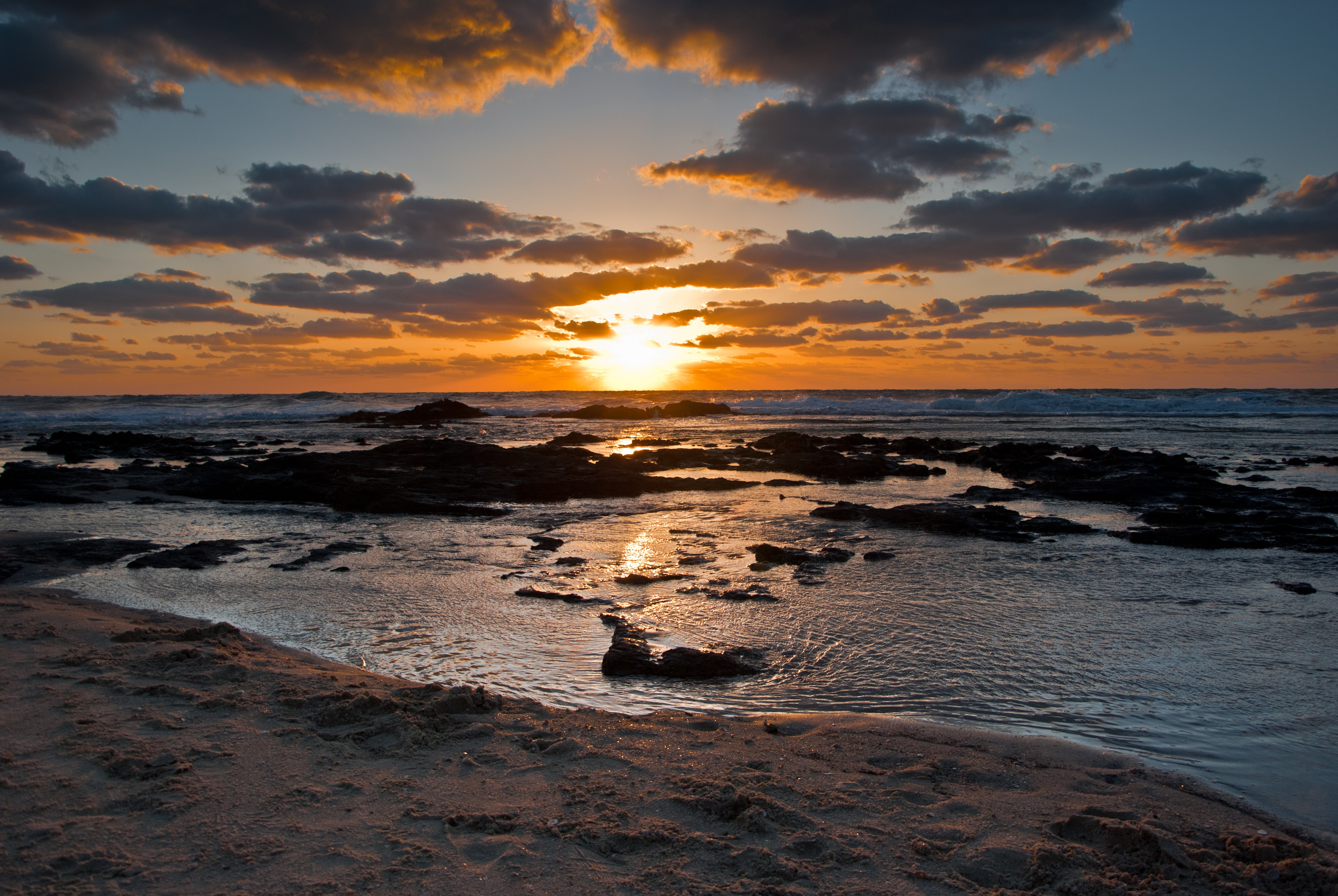 Free download wallpaper Sunset, Sea, Shore, Bank, Nature, Landscape on your PC desktop