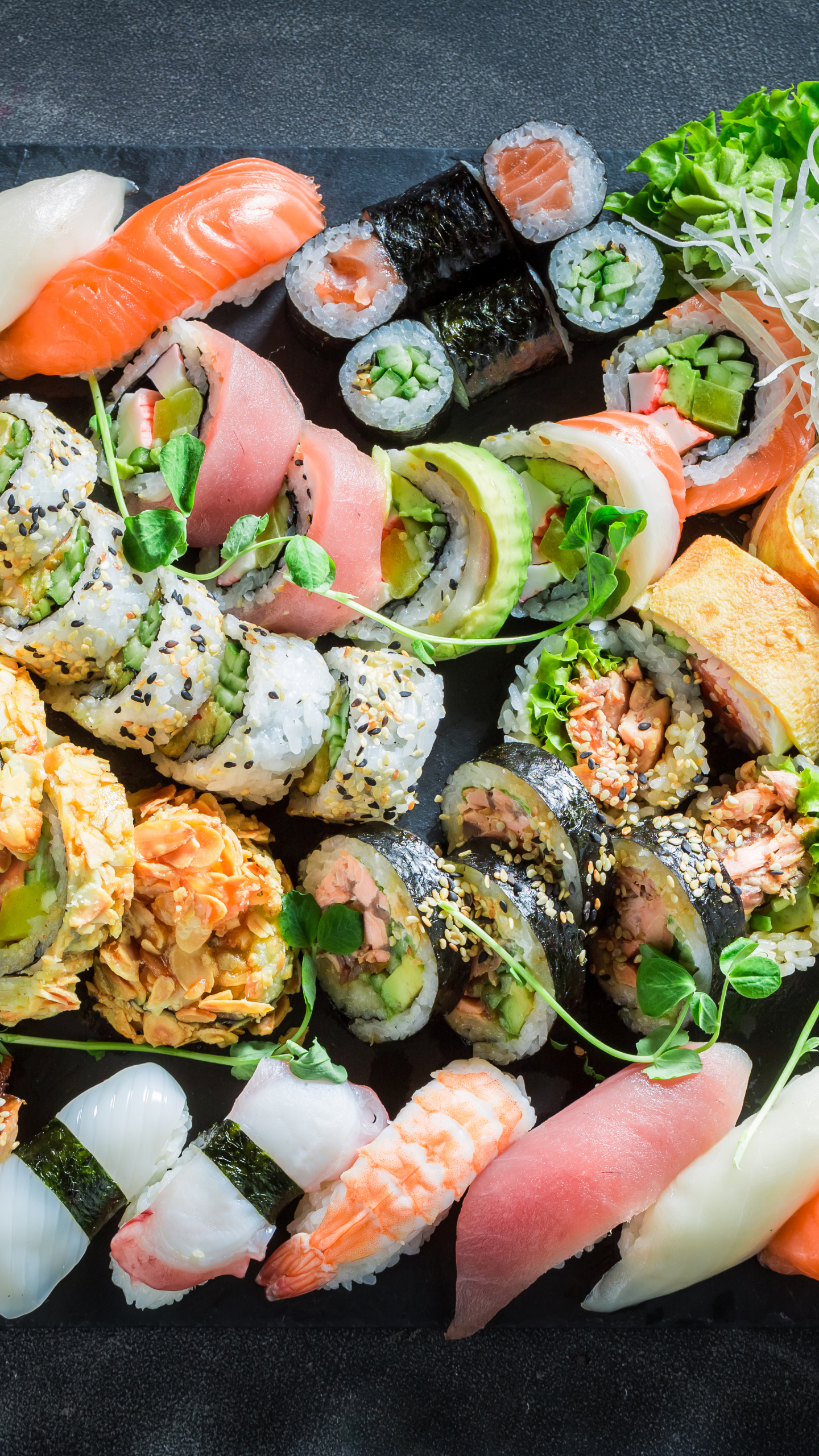 Handy-Wallpaper Sushi, Fische, Fisch, Meeresfrüchte, Nahrungsmittel, Reis, Stillleben kostenlos herunterladen.