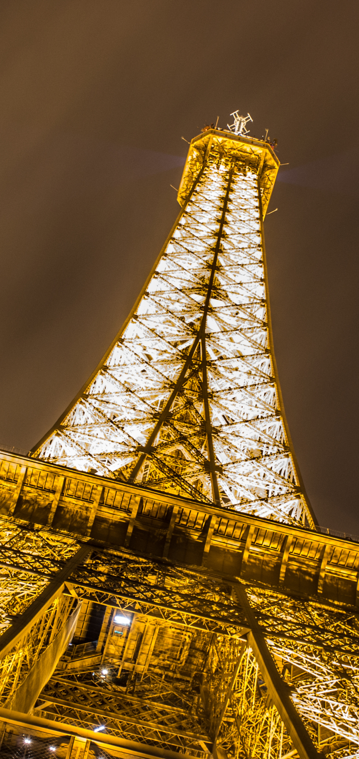 Baixar papel de parede para celular de Noite, Paris, Torre Eiffel, Monumentos, Luz, Fechar Se, França, Monumento, Leve, Feito Pelo Homem gratuito.