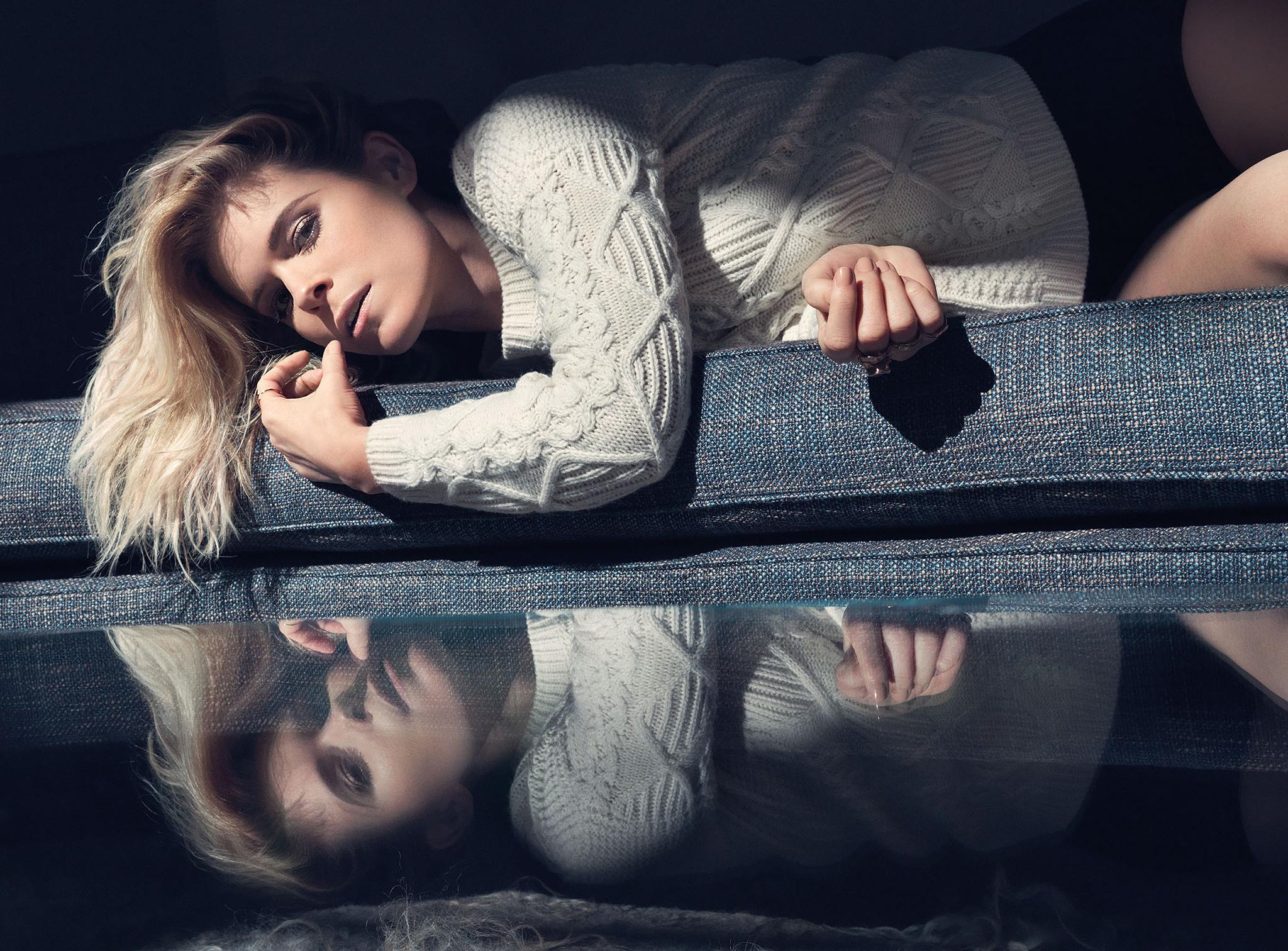 Download mobile wallpaper Reflection, Blonde, Celebrity, Actress, Kate Mara for free.