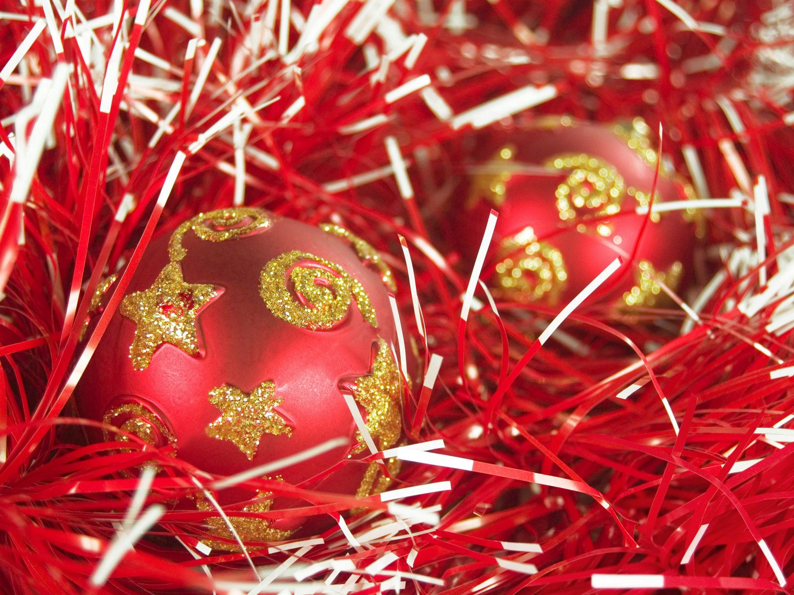 holidays, new year, decorations, red, christmas, tinsel, balls HD wallpaper