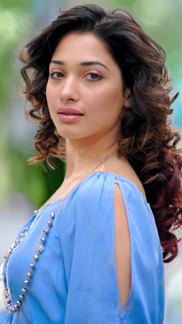 Download mobile wallpaper Bokeh, Brunette, Celebrity, Actress, Tamannaah Bhatia, Bollywood for free.