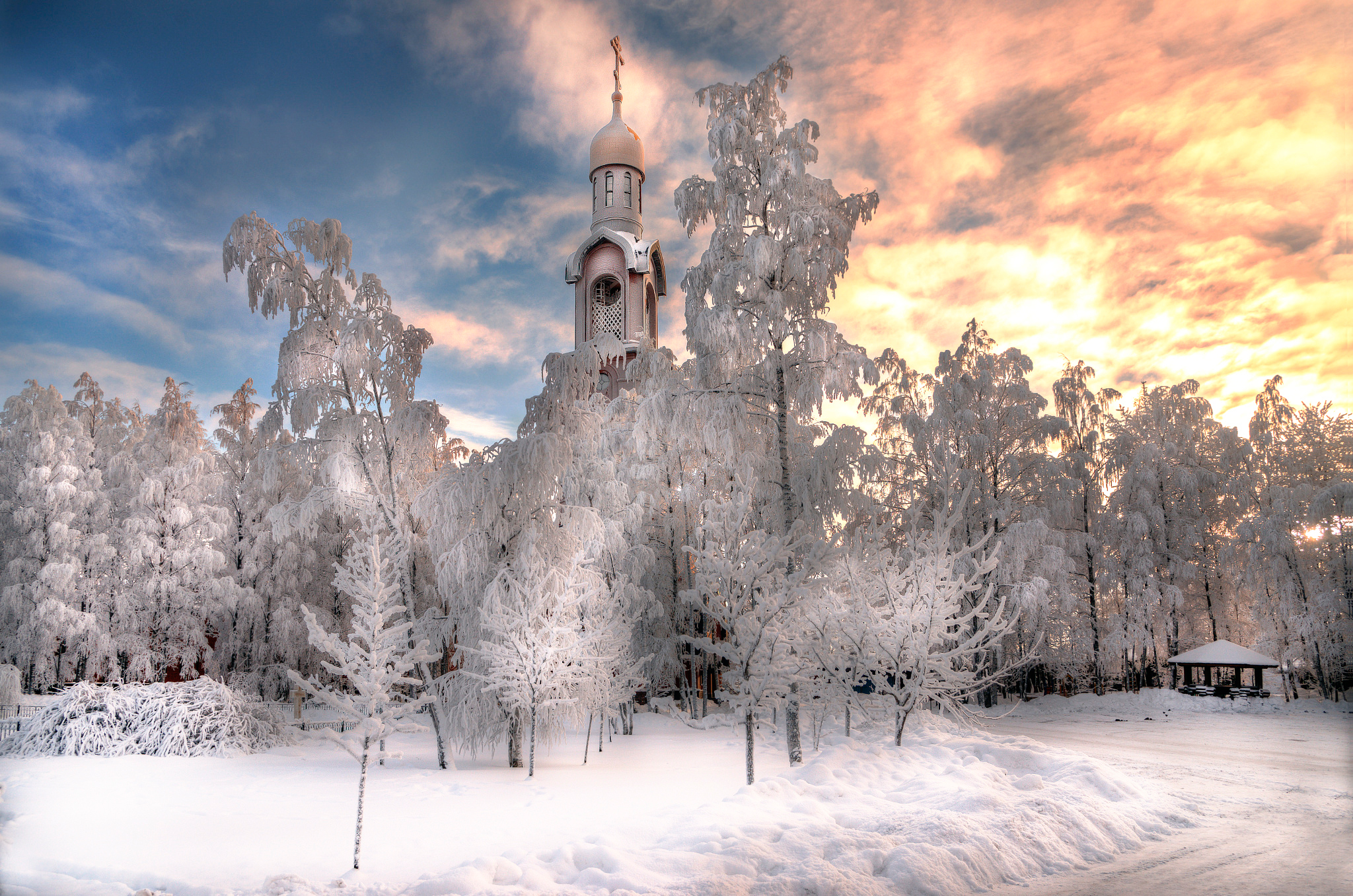 Скачати мобільні шпалери Зима, Сніг, Дерево, Росія, Церква, Церкви, Релігійний безкоштовно.