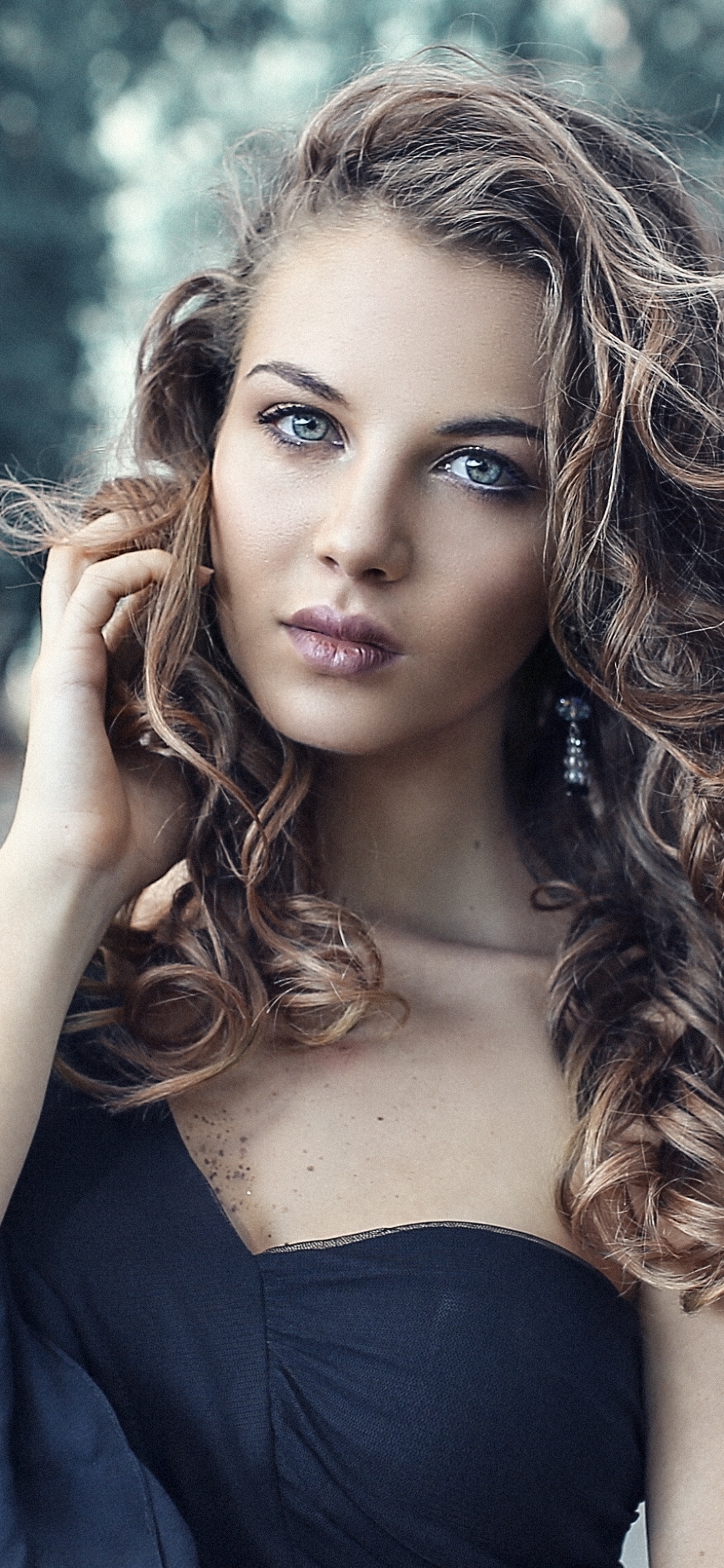 Download mobile wallpaper Brunette, Model, Women, Curl for free.