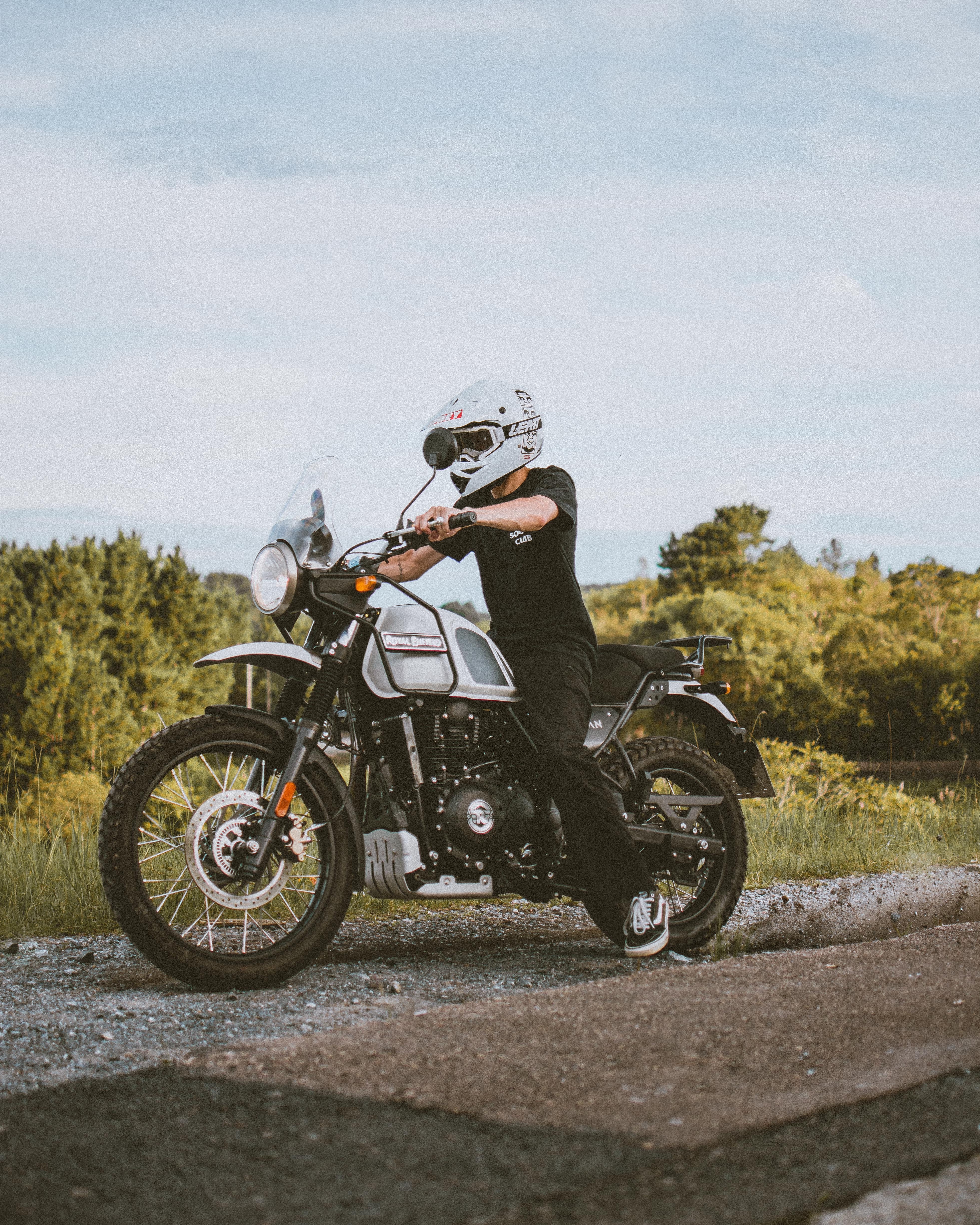 Full HD Wallpaper motorcycle, motorcycles, motorcyclist, grey, helmet, bike, biker