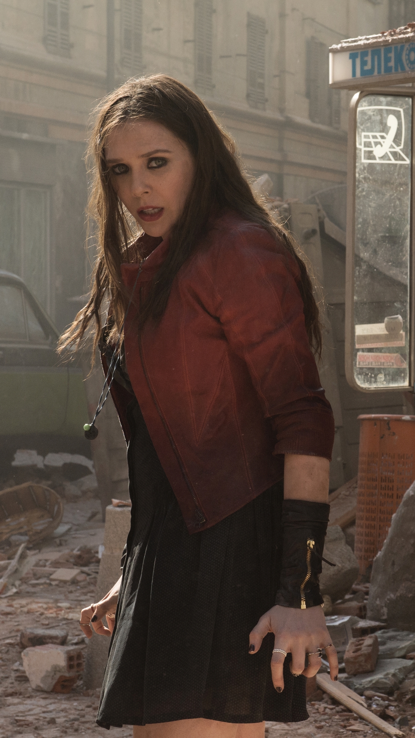 Free download wallpaper Movie, The Avengers, Scarlet Witch, Avengers: Age Of Ultron, Elizabeth Olsen on your PC desktop