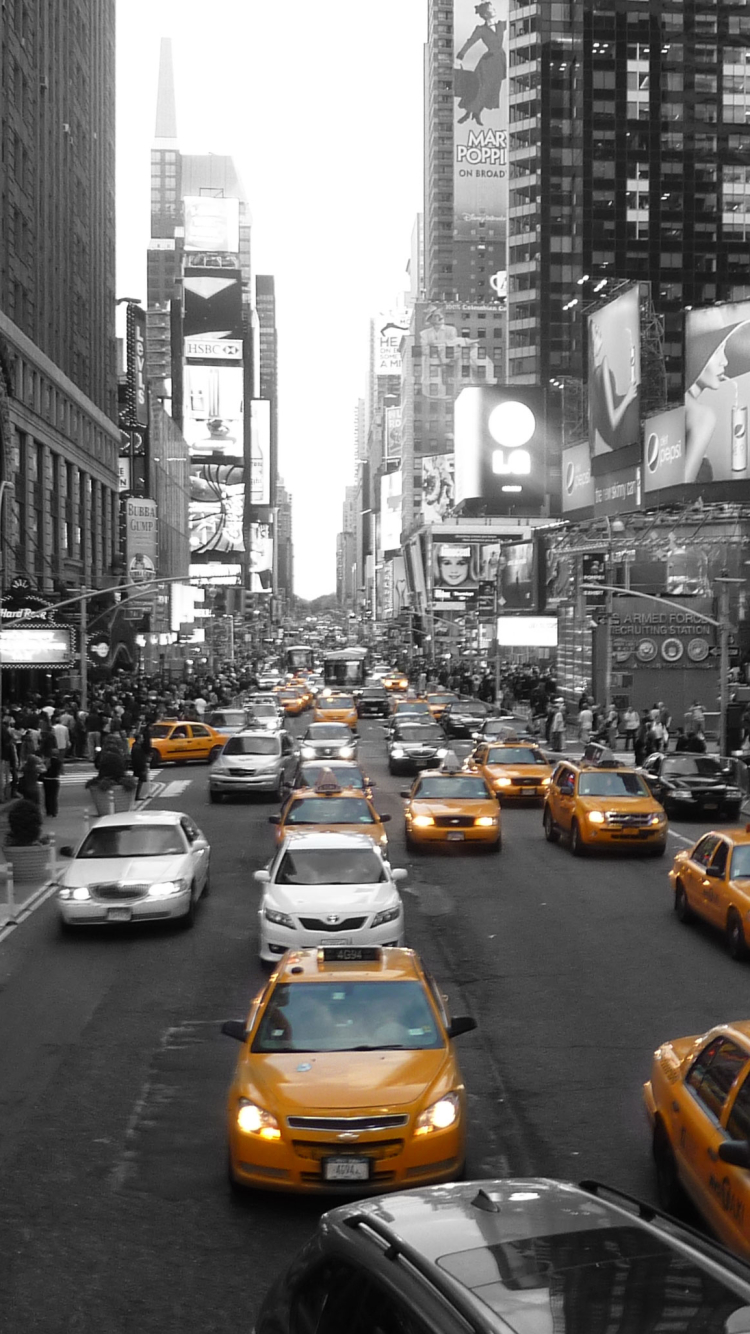 Скачать картинку Города, Город, Движение, Нью Йорк, Сделано Человеком, Выборочный Цвет в телефон бесплатно.