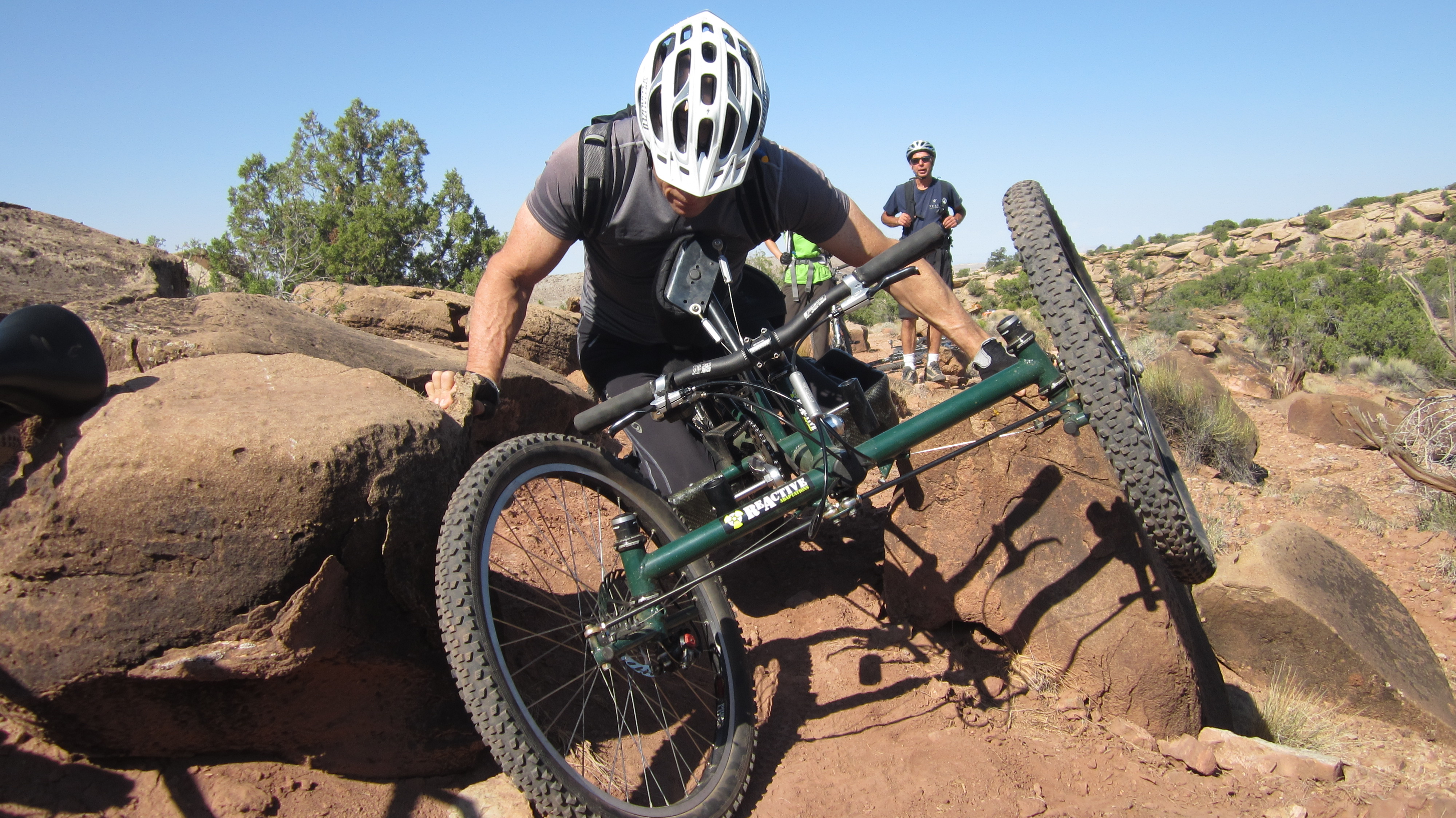 611184 Salvapantallas y fondos de pantalla Bicicleta De Mano Bomber Rs Offroad en tu teléfono. Descarga imágenes de  gratis