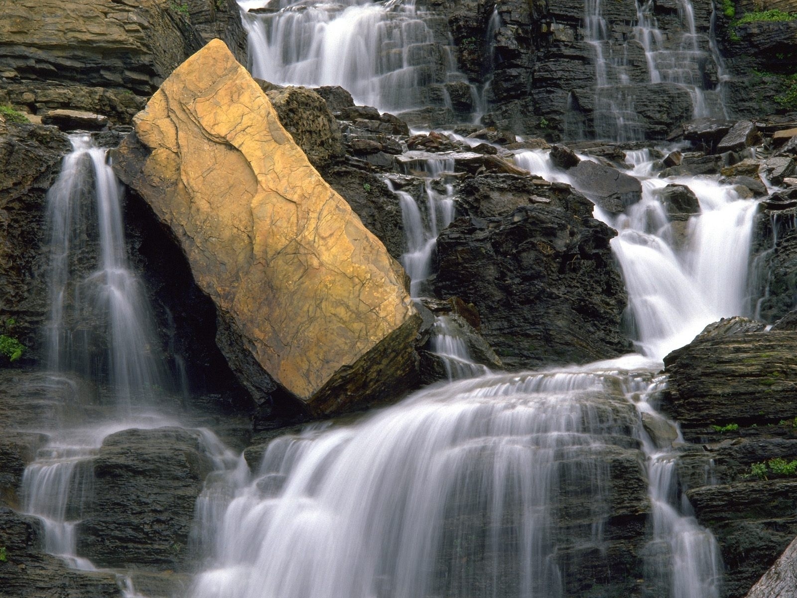 Descarga gratis la imagen Naturaleza, Cascadas, Cascada, Tierra/naturaleza en el escritorio de tu PC