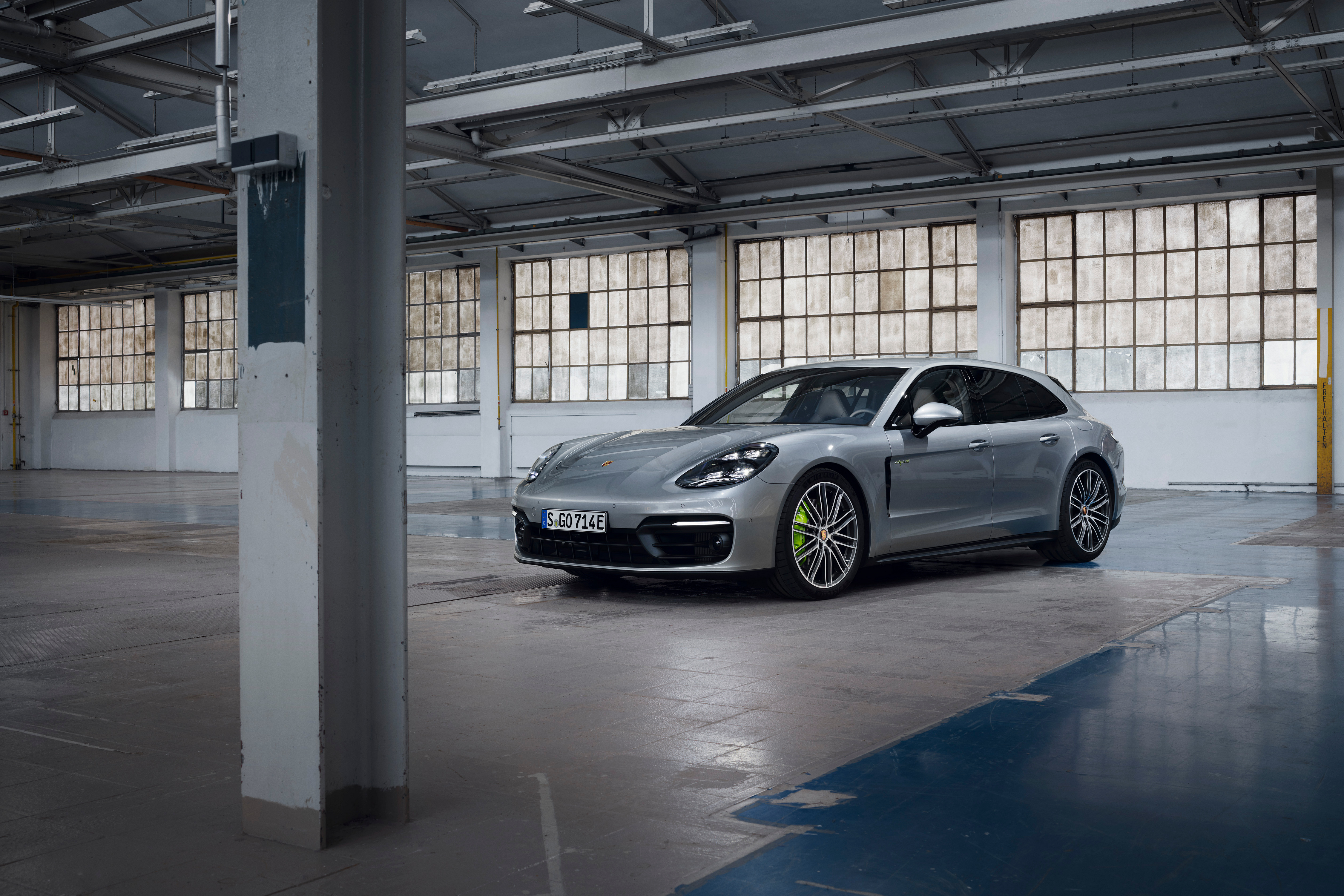 Download mobile wallpaper Porsche, Car, Porsche Panamera, Vehicles, Silver Car, Porsche Panamera 4S for free.
