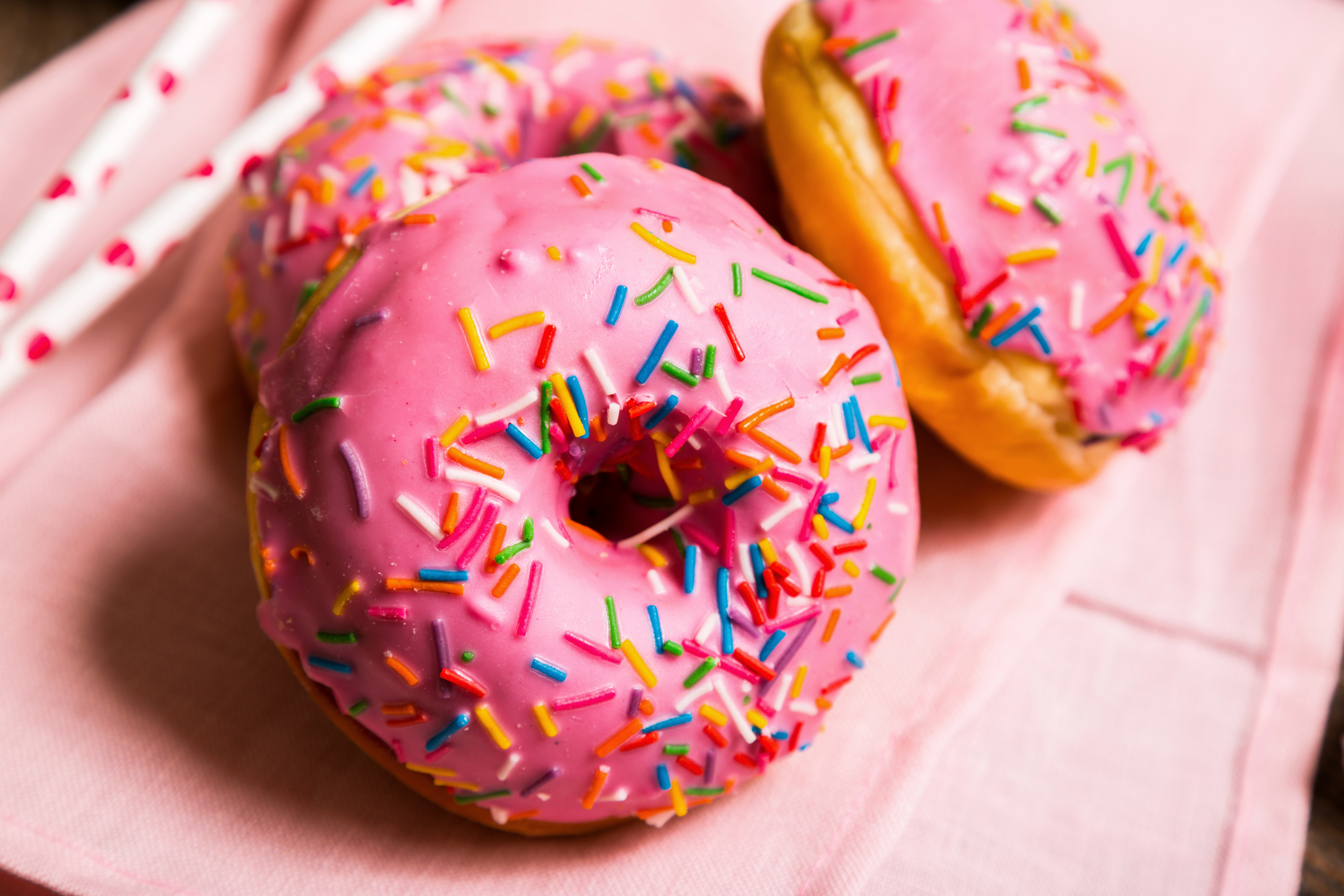 767784 Bild herunterladen nahrungsmittel, donut, süßigkeiten - Hintergrundbilder und Bildschirmschoner kostenlos