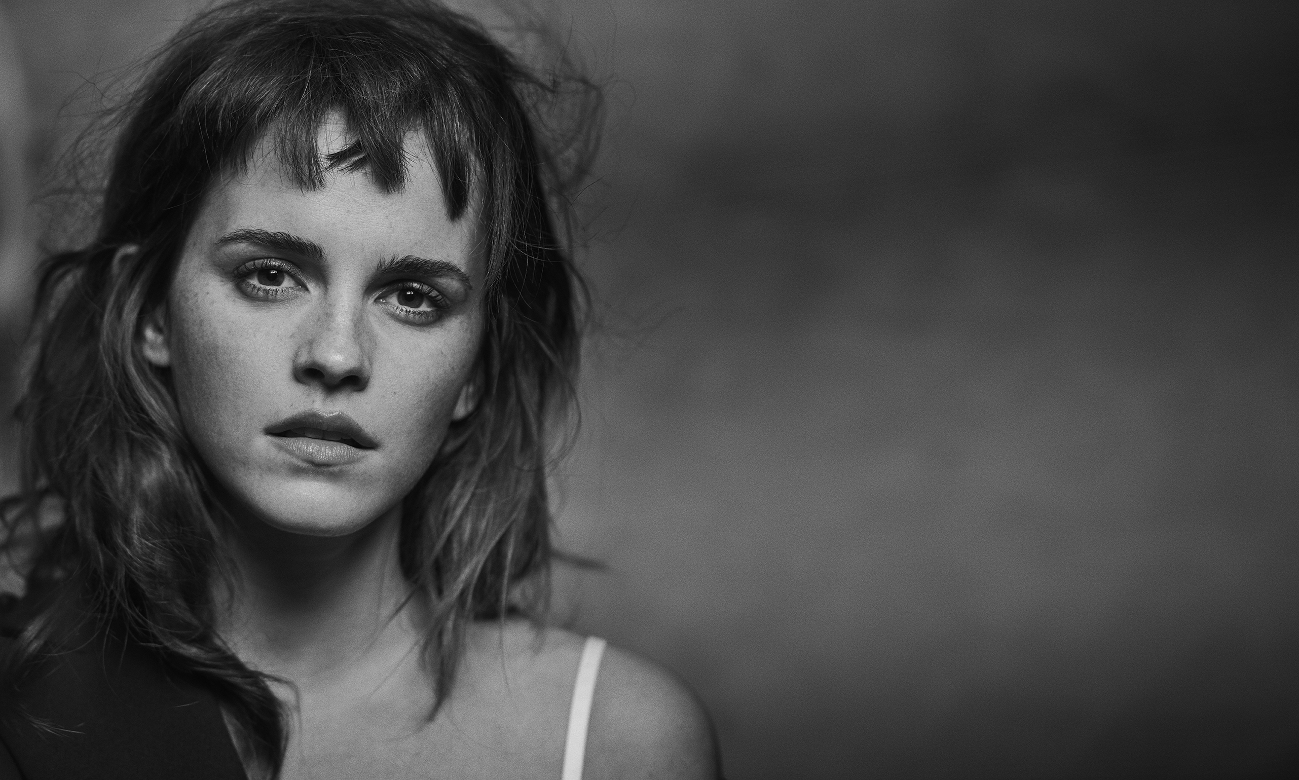 Handy-Wallpaper Emma Watson, Englisch, Schwarz Weiß, Berühmtheiten, Darstellerin kostenlos herunterladen.