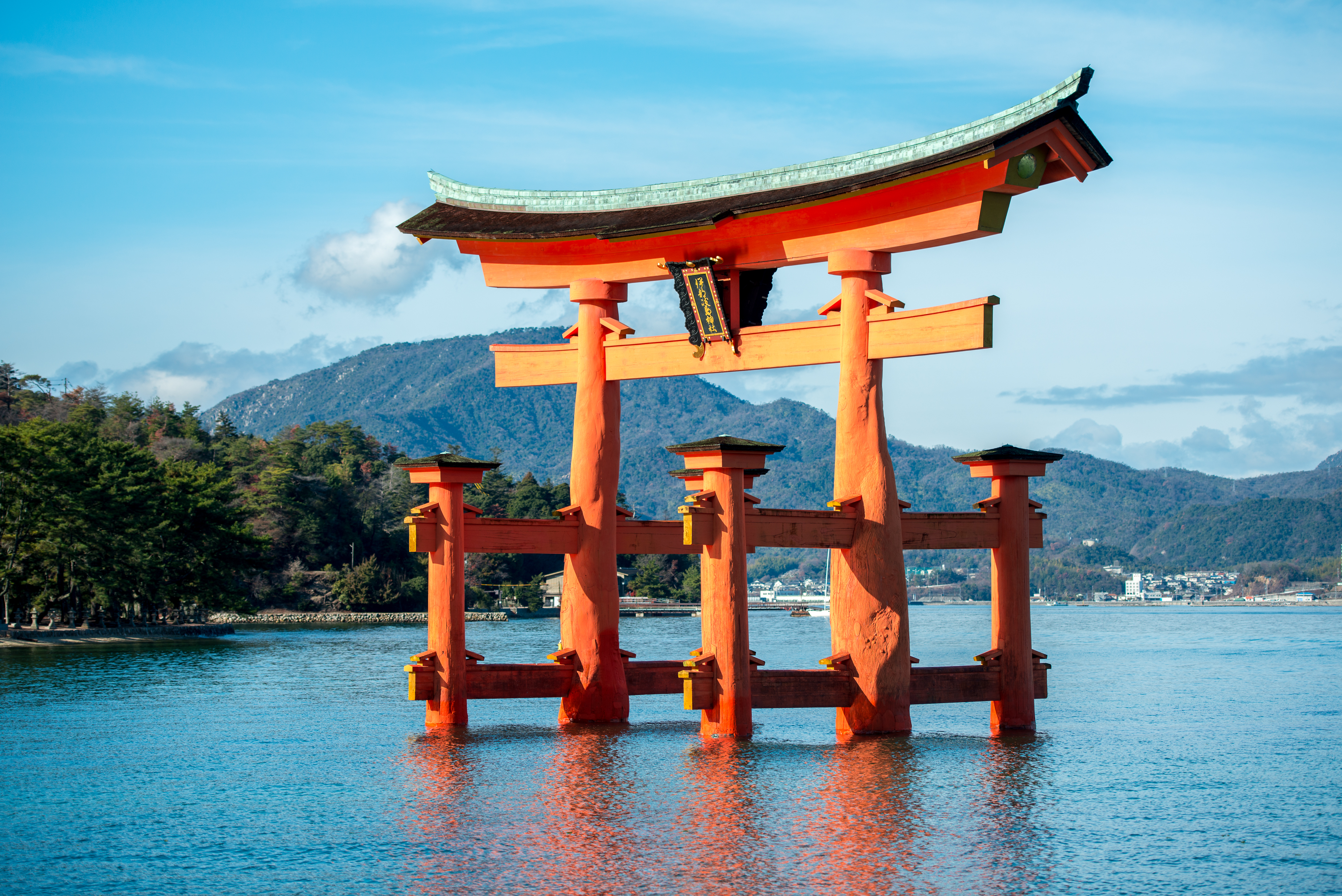 658022 Hintergrundbild herunterladen religiös, itsukushima tor, hatsukaichi, hiroshima, itsukushima, japan, torii - Bildschirmschoner und Bilder kostenlos