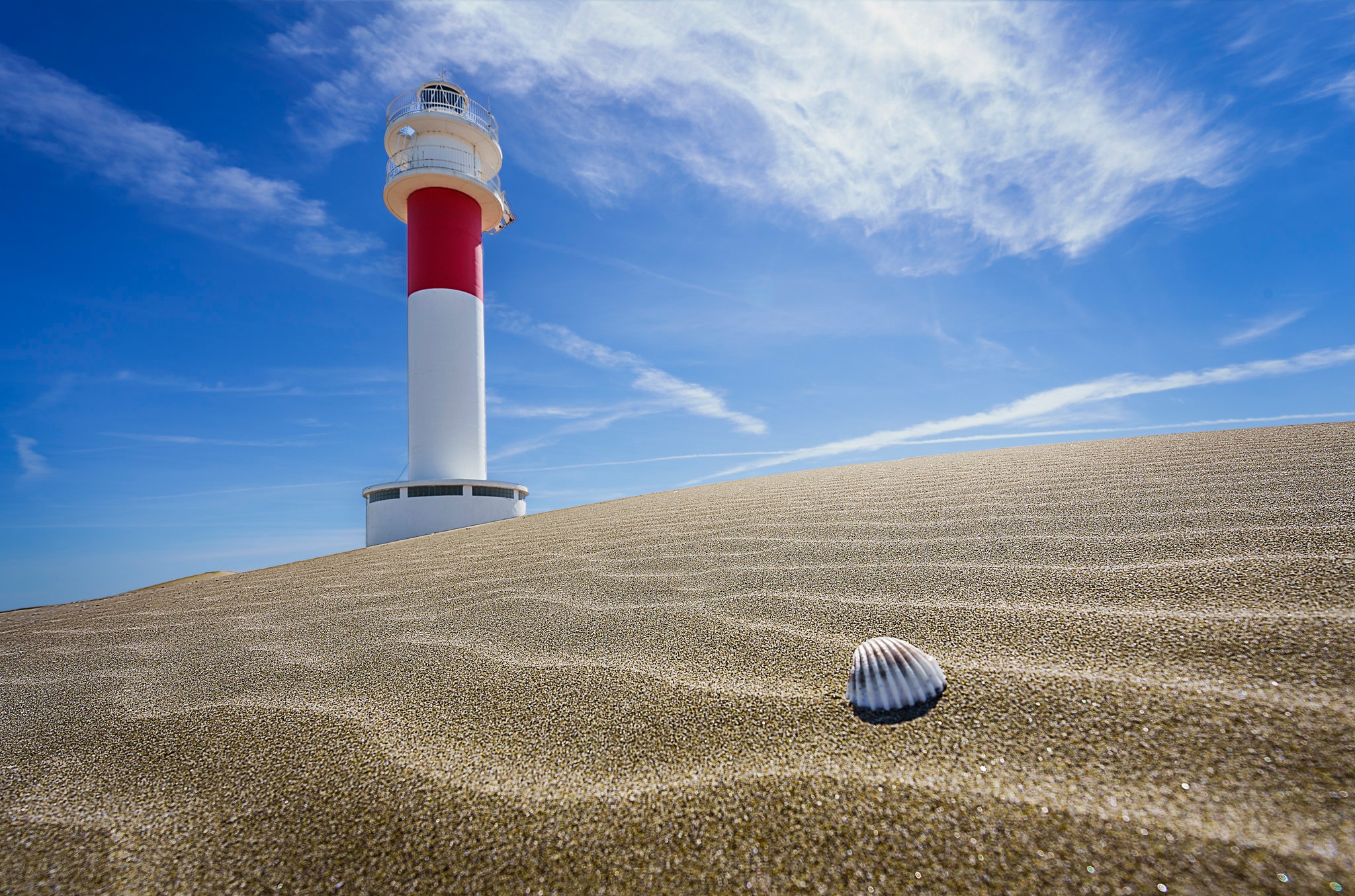 Free download wallpaper Sand, Lighthouse, Man Made on your PC desktop