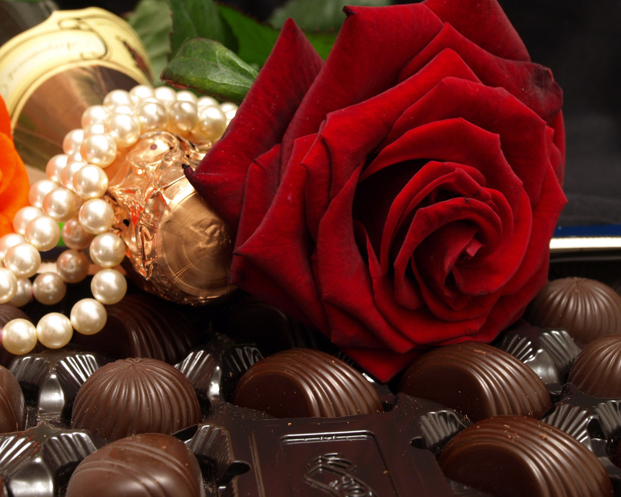 HD wallpaper roses, holidays, flowers, food, candies